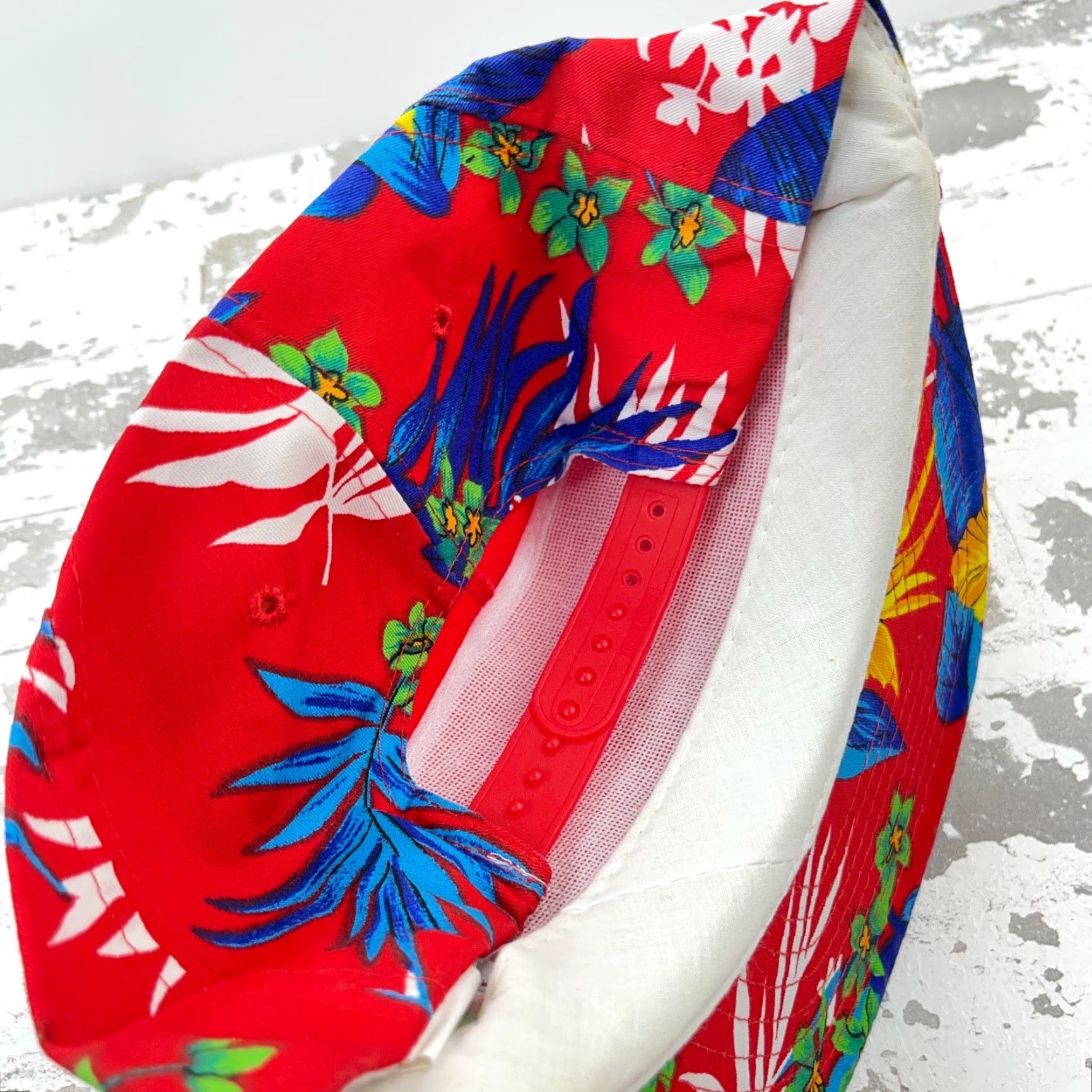 Vintage VINTAGE San Sun Floral Trucker Hat Cap Snapback Red Blue Hawaiian Rope 90s Y2K Hat Men One Size Red Floral Cap Snapback Vintage Hat Men Size ONE SIZE - 5 Thumbnail