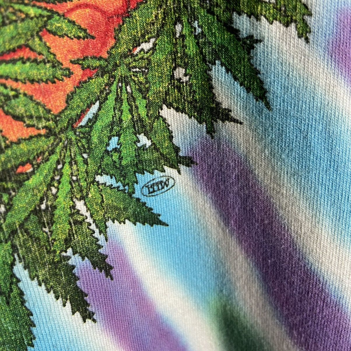 Vintage Vintage 90s Yin Yang Marijuana Fire Ice Earth Art T-Shirt Size US L / EU 52-54 / 3 - 5 Thumbnail