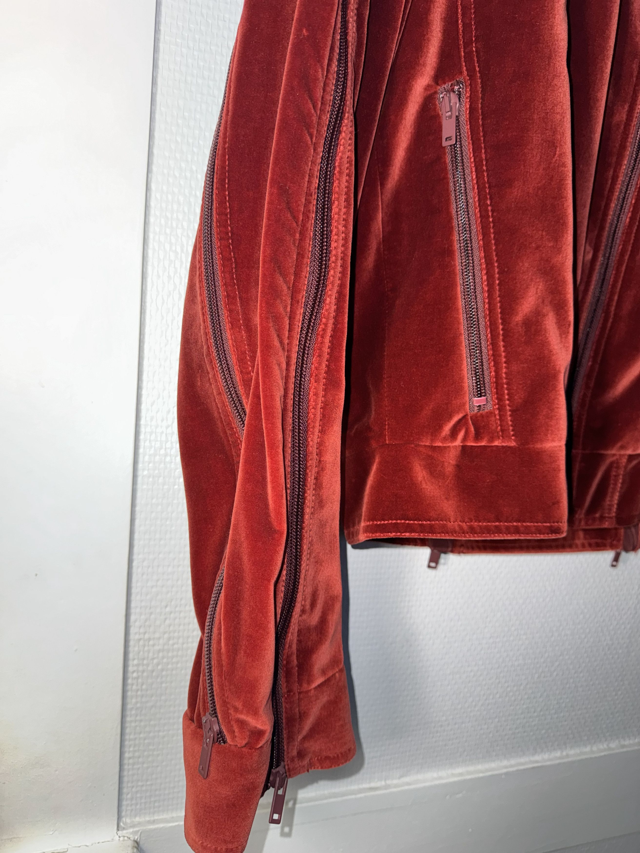 Maison Margiela MM10 red velour zip jacket Size US M / EU 48-50 / 2 - 3 Thumbnail
