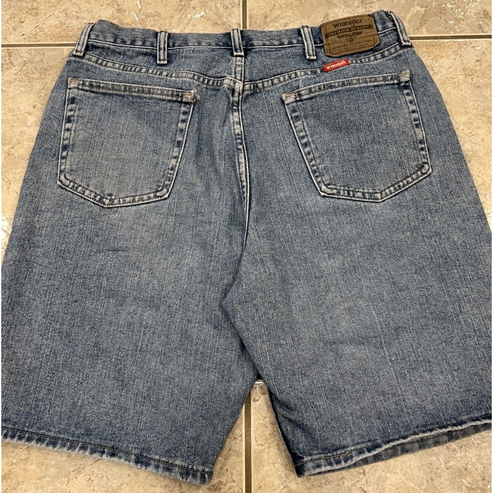 Wrangler VINTAGE Wrangler Jeans Shorts Bermuda 36 Men Blue Denim Distressed 10" Jorts 90s Grunge Hip Hop Workwear Casual Travel Mens Size US 36 / EU 52 - 2 Thumbnail