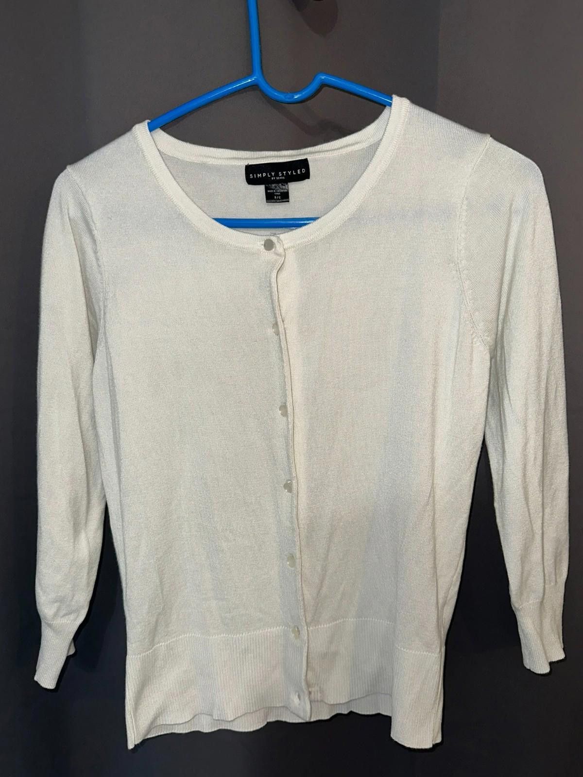 Designer Simply Styled women’s cardigan in size Small Size US S / EU 44-46 / 1 - 3 Thumbnail
