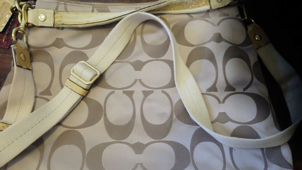 Coach Coach Daisy Poppy Appliqué Hobo Shoulder Bag Size ONE SIZE - 13 Thumbnail