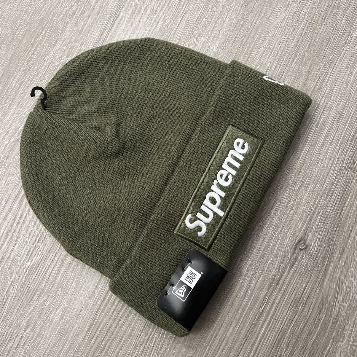 Supreme × New Era® Blackletter Beanie Supreme New Era Blackletter Beanie Black - SS25 - US
