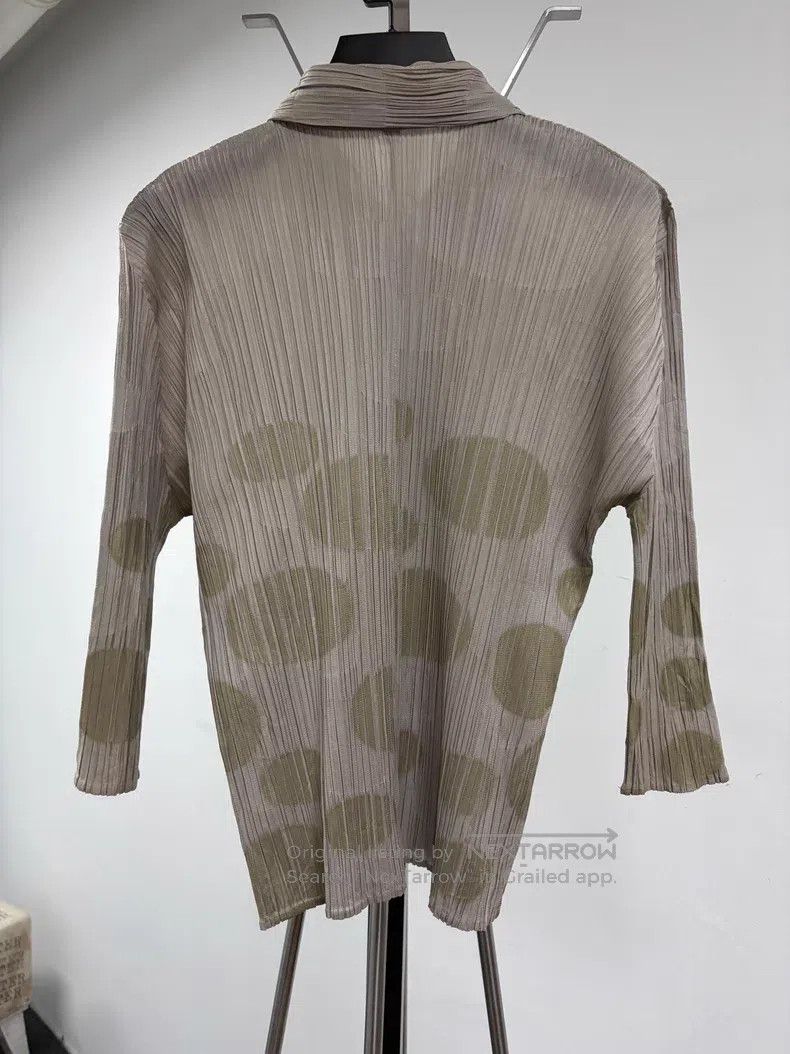 Issey Miyake Issey Miyake Embossed Big Polka Dot Top Size L / US 10 / IT 46 - 2 Thumbnail