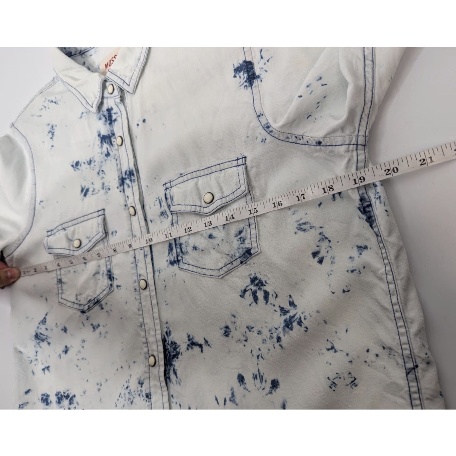 Mossimo Mossimo Shirt Womens Bleached Denim Pearl Snap Size Small - Color White, Long Sleeve, Collared, Casual, Regular Fit, Pockets, Snaps, All Seasons Size S / US 4 / IT 40 - 7 Thumbnail