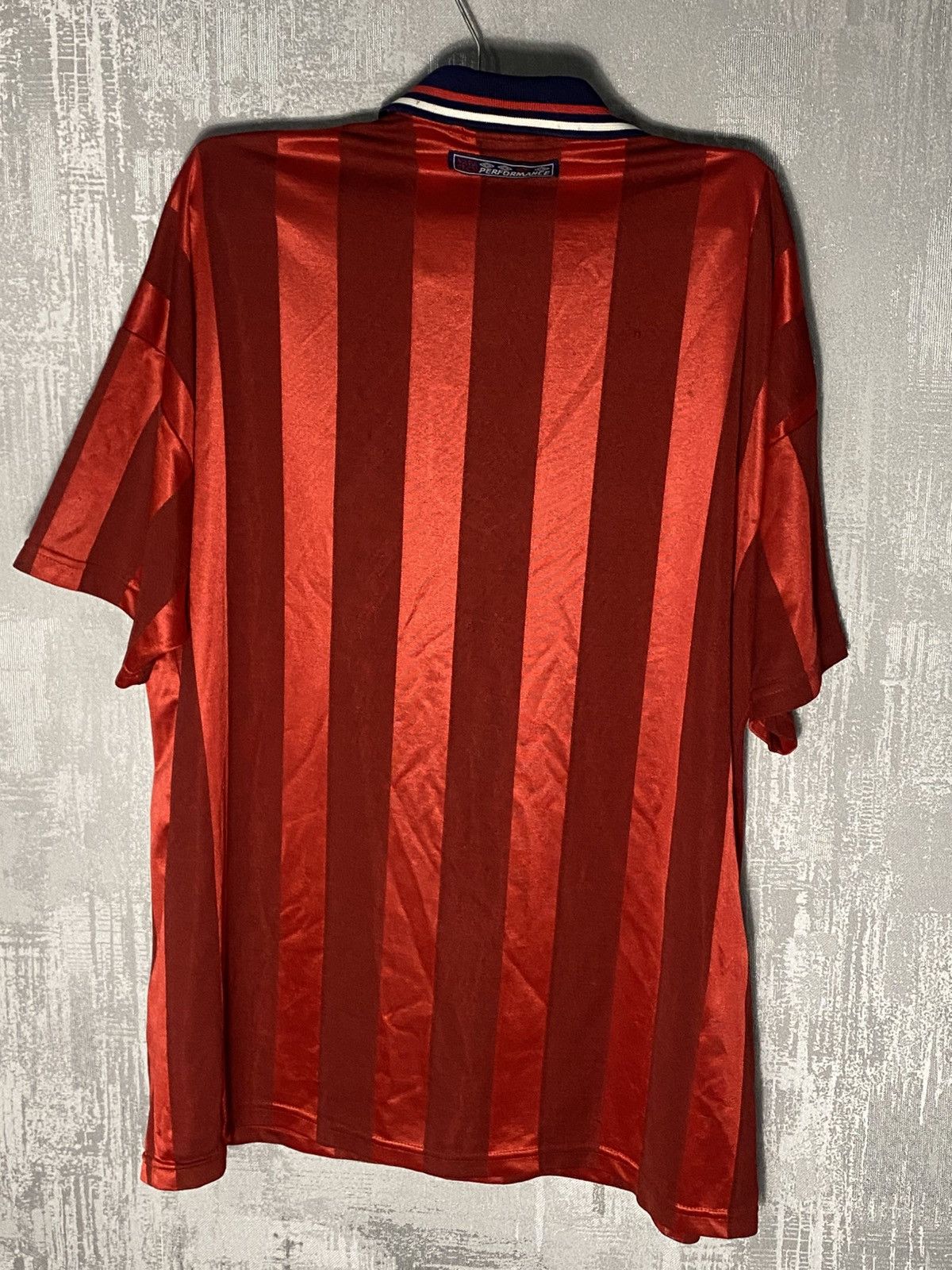 Umbro × Vintage Vintage England Umbro Soccer Football Jersey Away 1996/97 Size US XL / EU 56 / 4 - 2 Thumbnail