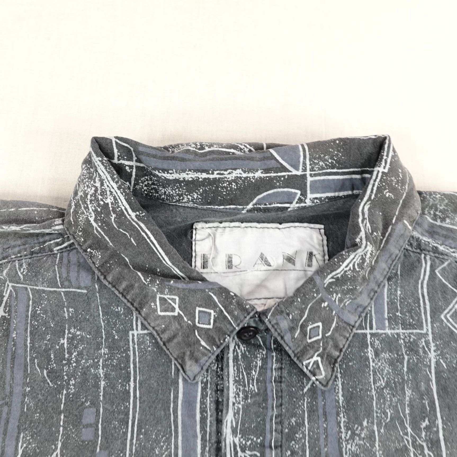 Vintage VINTAGE Frank Shirt Men Large Gray Geometric Abstract 90s Short Sleeve Casual Button-Up Size US L / EU 52-54 / 3 - 2 Thumbnail