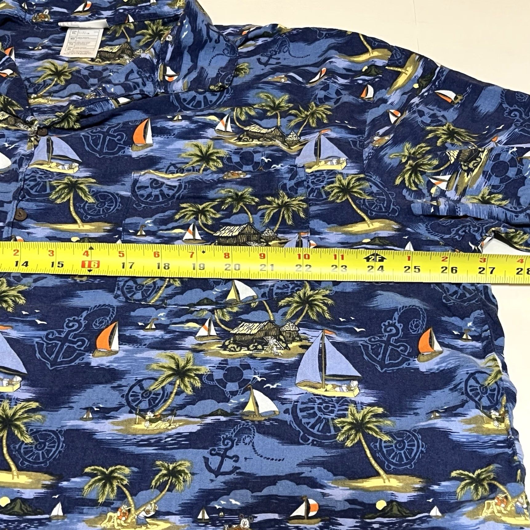 Disney Disney Walt Disney World Shirt XL Aloha Hawaiian Camp Pluto Donald Duck Mickey Shirt Size US XL / EU 56 / 4 - 6 Thumbnail