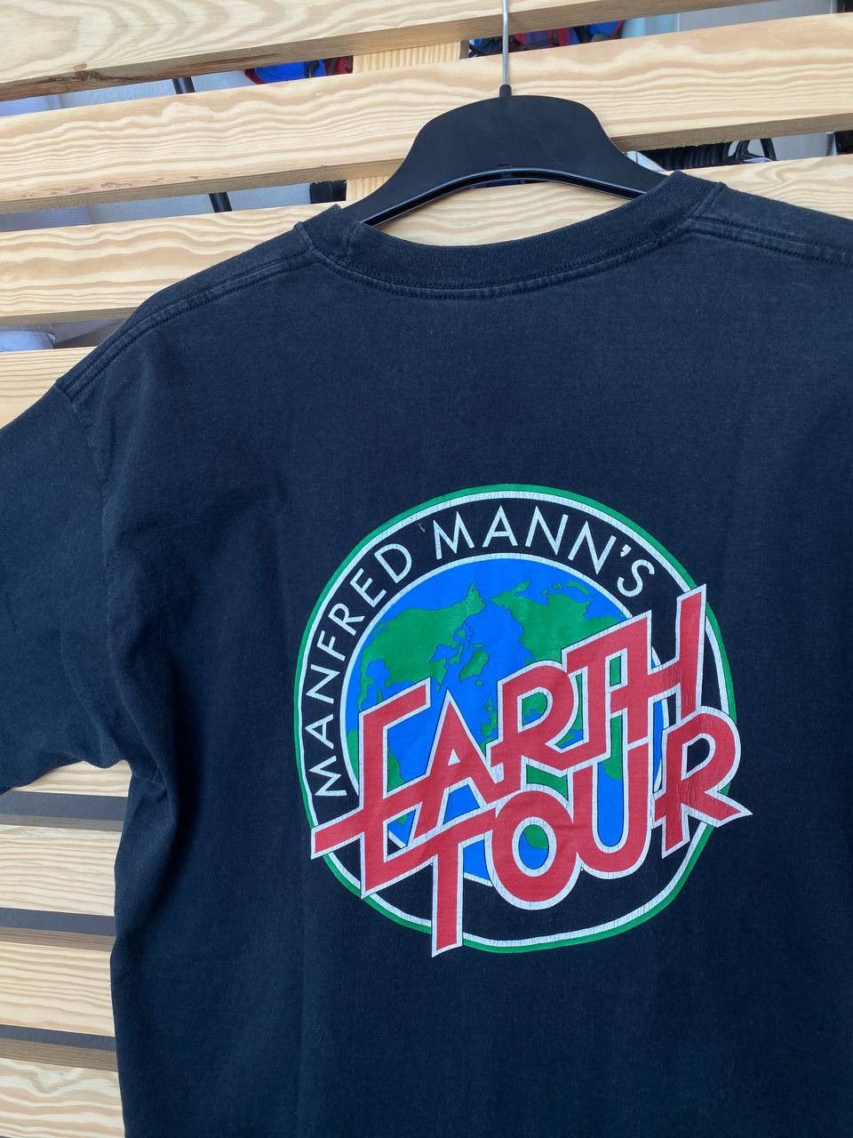Band Tees Vintage 00s Manfred Mann's Earth Tour Tee Progressive Rock Size US M / EU 48-50 / 2 - 3 Thumbnail