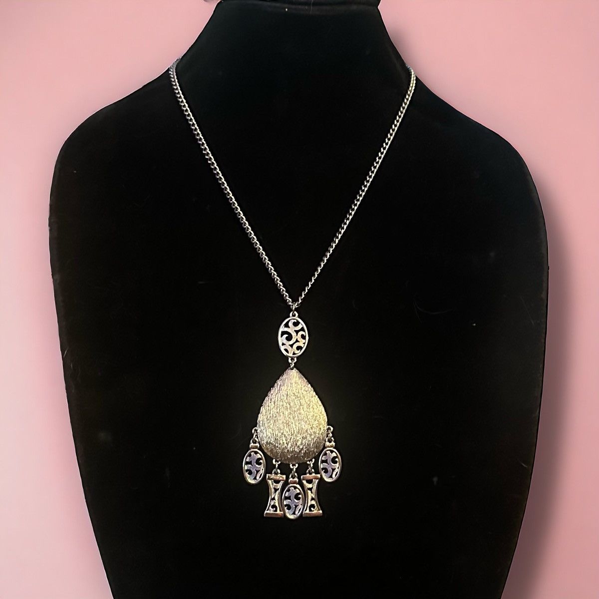 Vintage Vintage silver tone drop pendant with dangles necklace Size ONE SIZE - 1 Thumbnail