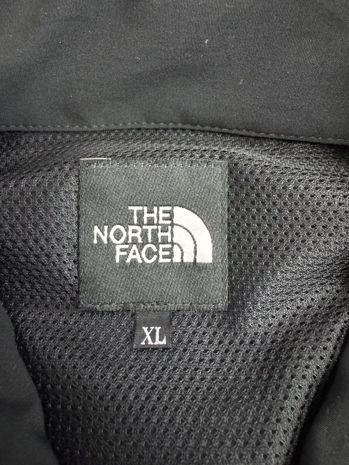 The North Face The North Face short-sleeve button-up technical shirt Size US XL / EU 56 / 4 - 8 Thumbnail
