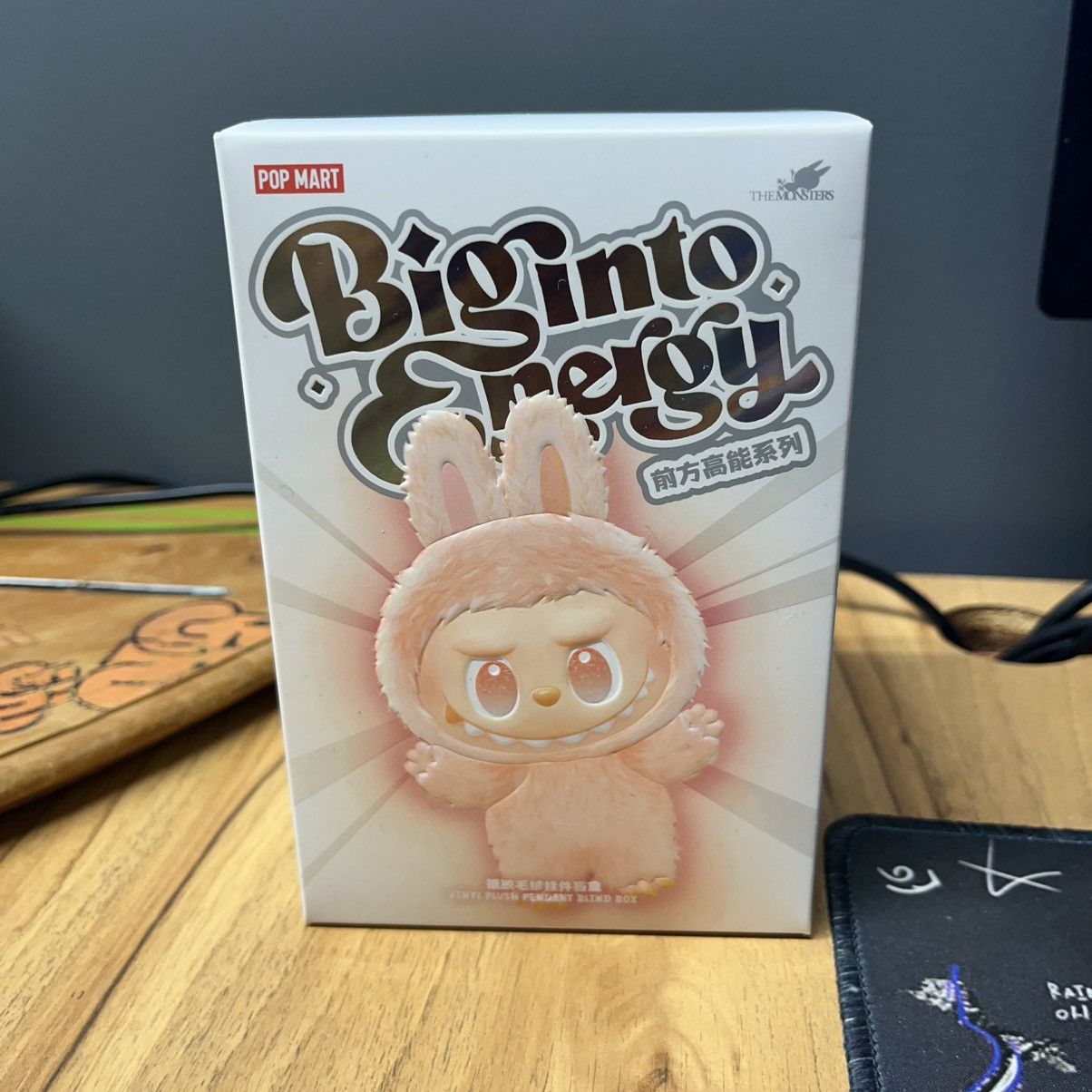 POP MART ラブブ　HOPE Unboxing the Hope Labubu from Popmart's Big Into Energy