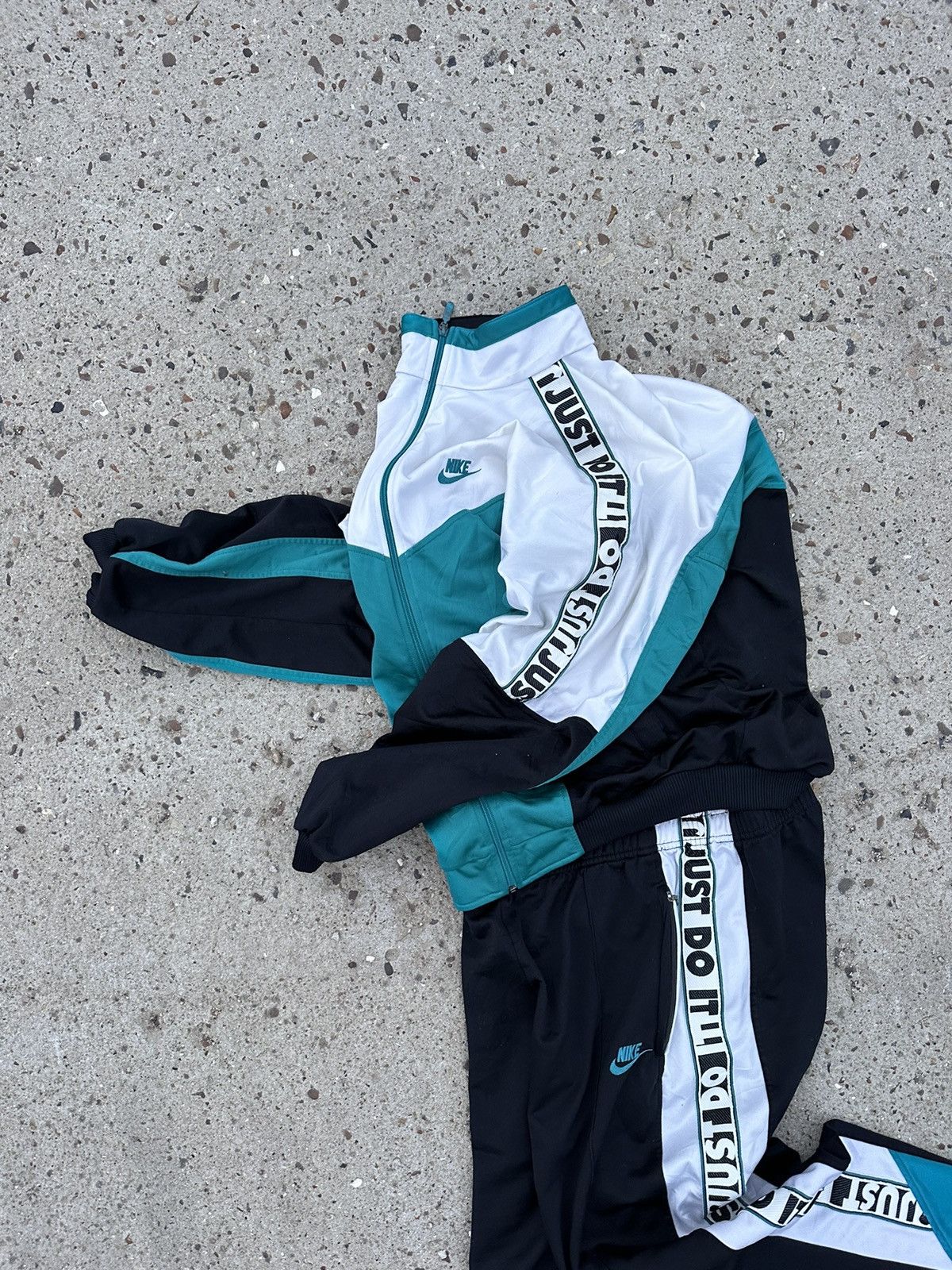 Nike Vintage Nike Tracksuit Size US 32 / EU 48 - 8 Thumbnail