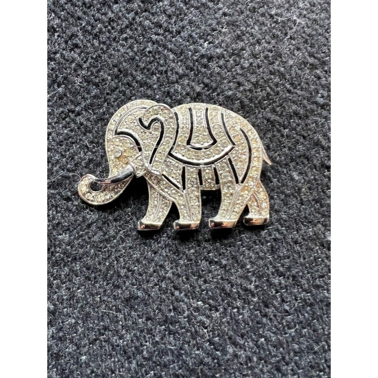 Other Vintage Hattie Carnegie (Rare) Rhinestone Elephant Brooch Size ONE SIZE - 1 Thumbnail
