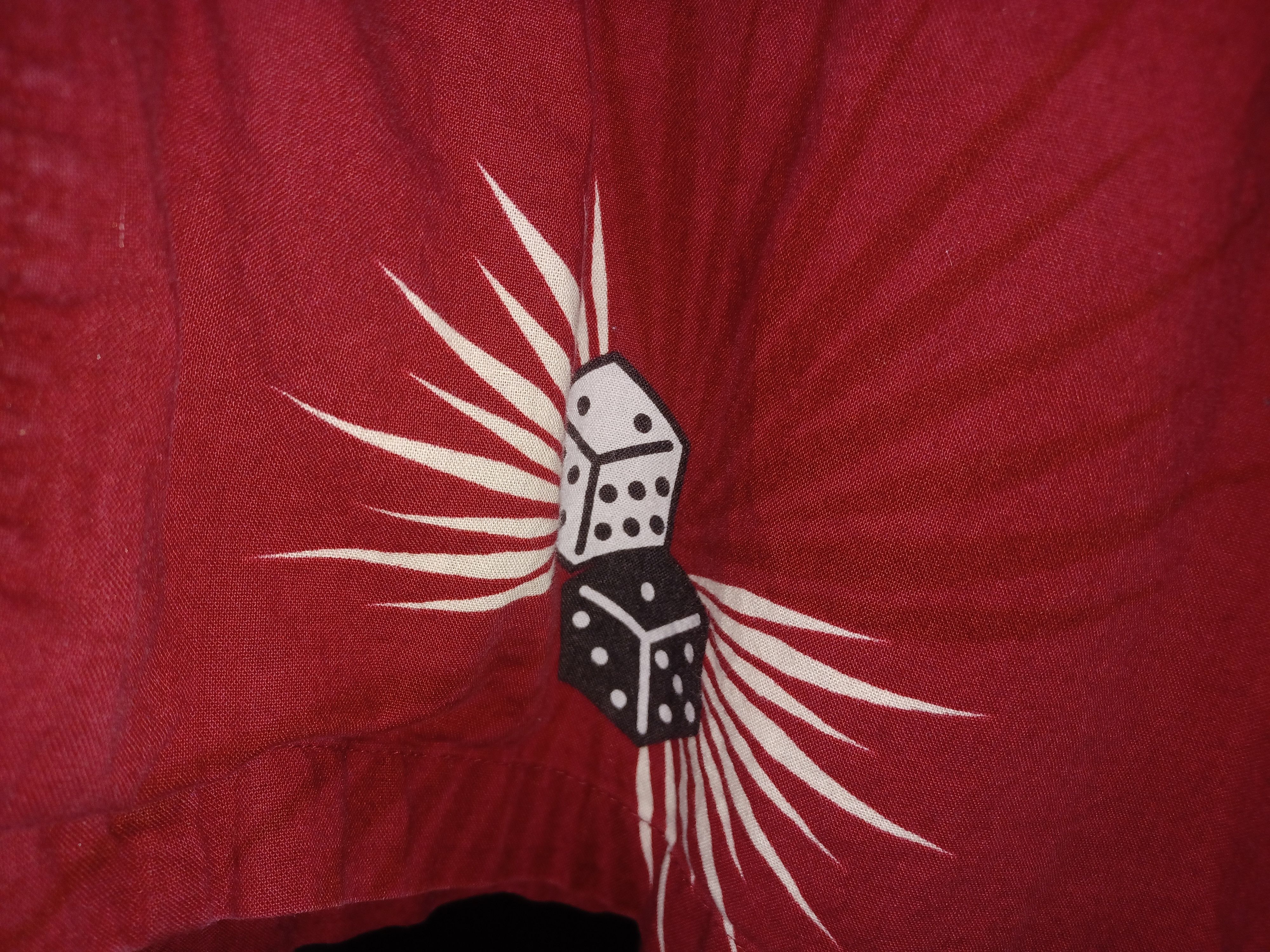 Other No Boundaries Men's Button-Up Shirt XL Red Dice Theme Size US XL / EU 56 / 4 - 3 Thumbnail