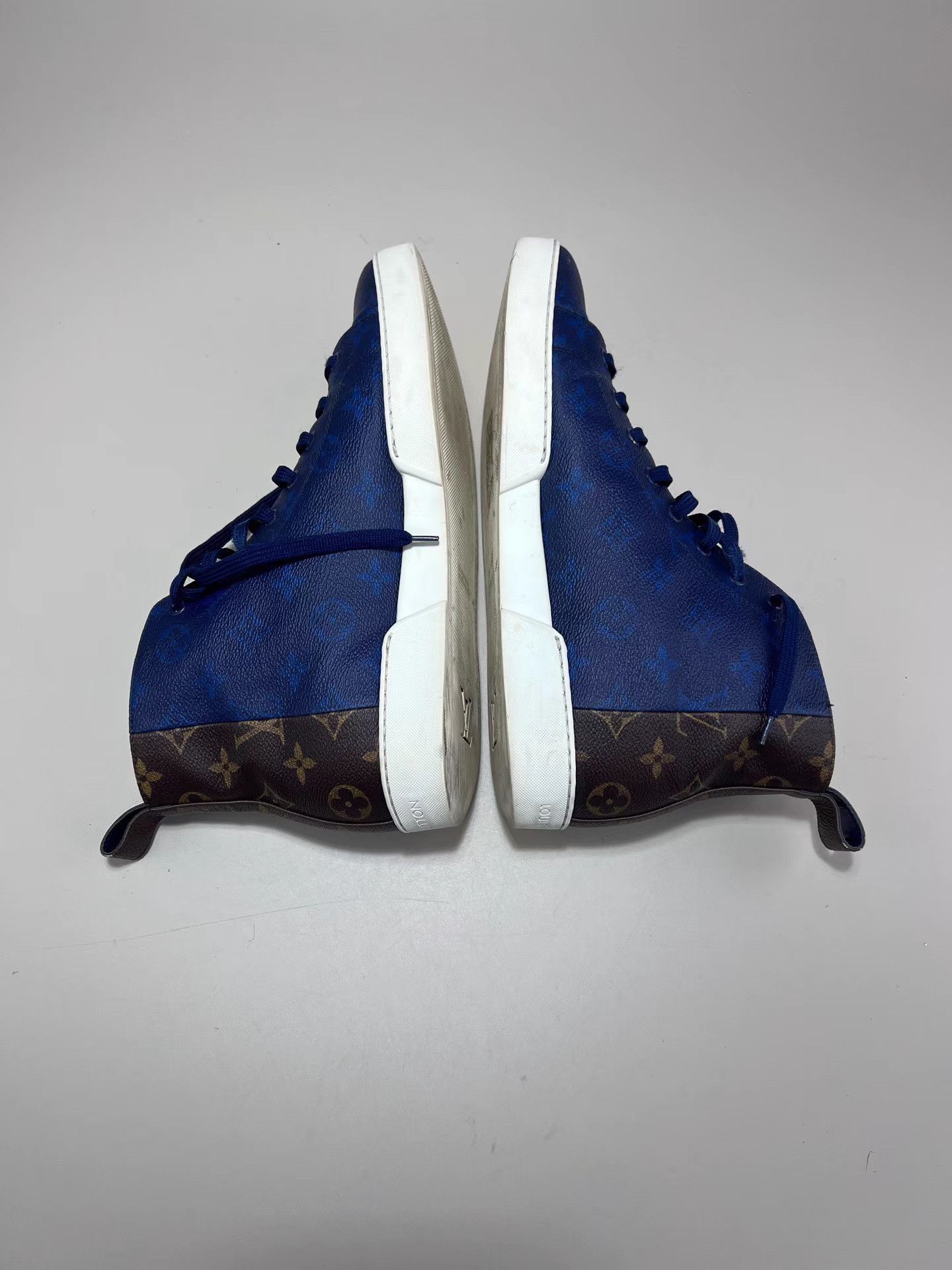 Louis Vuitton LOUIS VUITTON Blue & Brown Monogram High-Top Sneakers Size US 9 / EU 42 - 4 Thumbnail