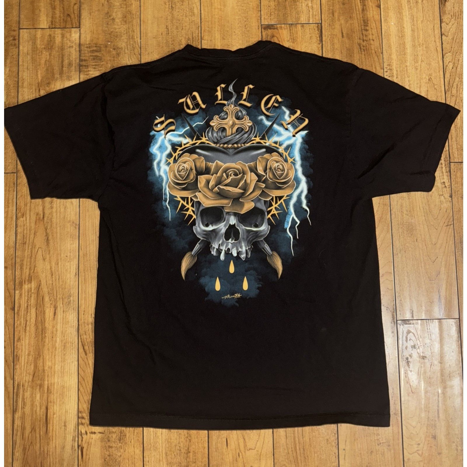 Vintage Sullen Art Collective T-Shirt Black XL 22x30 Roses And Skull Size US XL / EU 56 / 4 - 1 Thumbnail