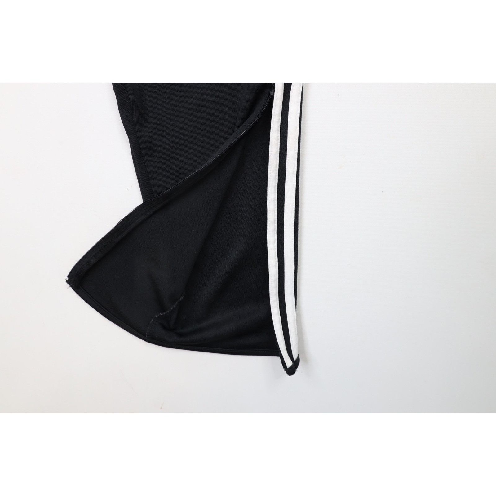 Adidas × Vintage Vintage Adidas Spell Out Striped Tapered Leg Soccer Pants Size US 32 / EU 48 - 7 Thumbnail