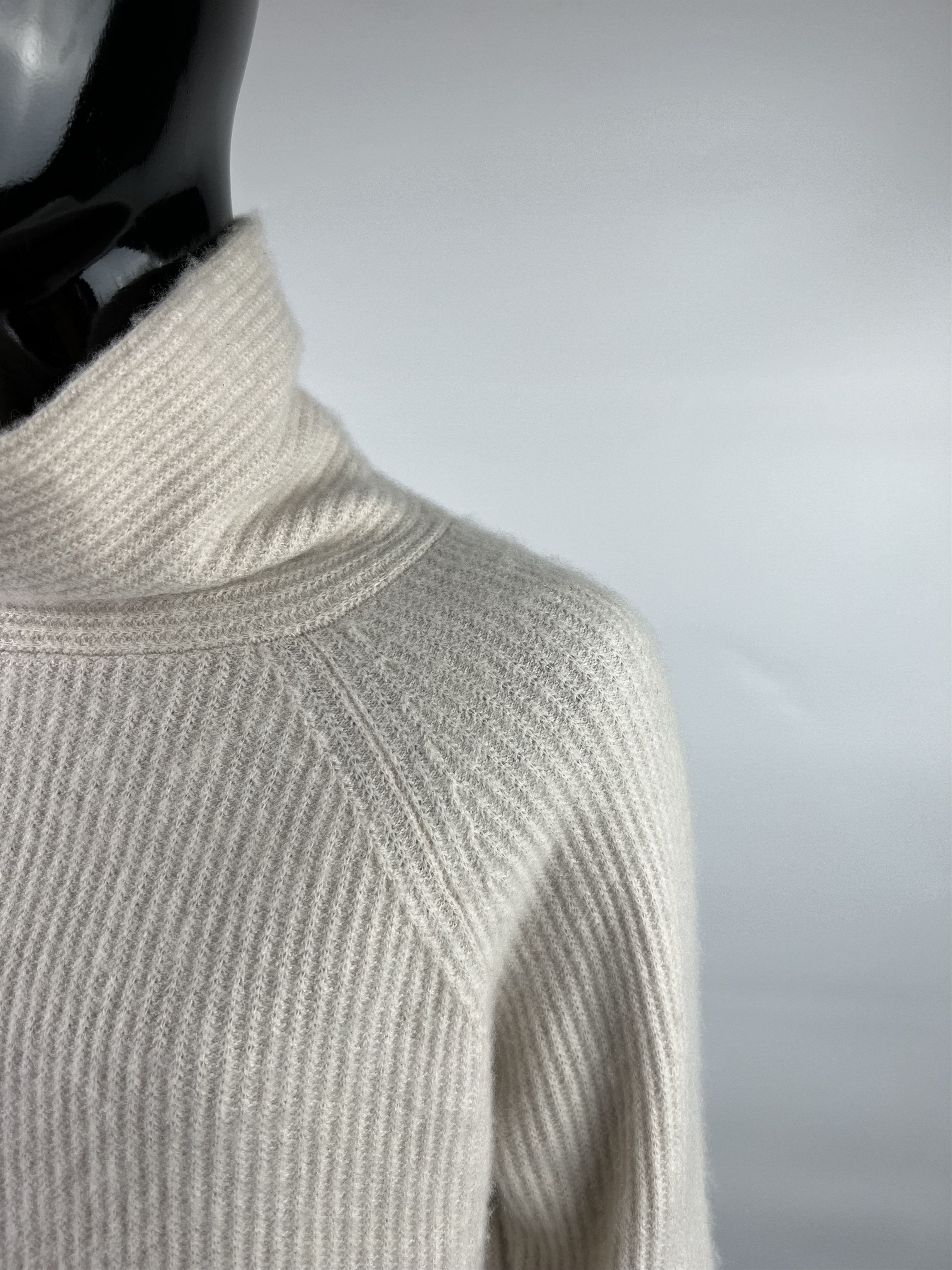 Allude Allude 100% Cashmere Ribbed Turtleneck Sweater M/L Size M / US 6-8 / IT 42-44 - 3 Thumbnail