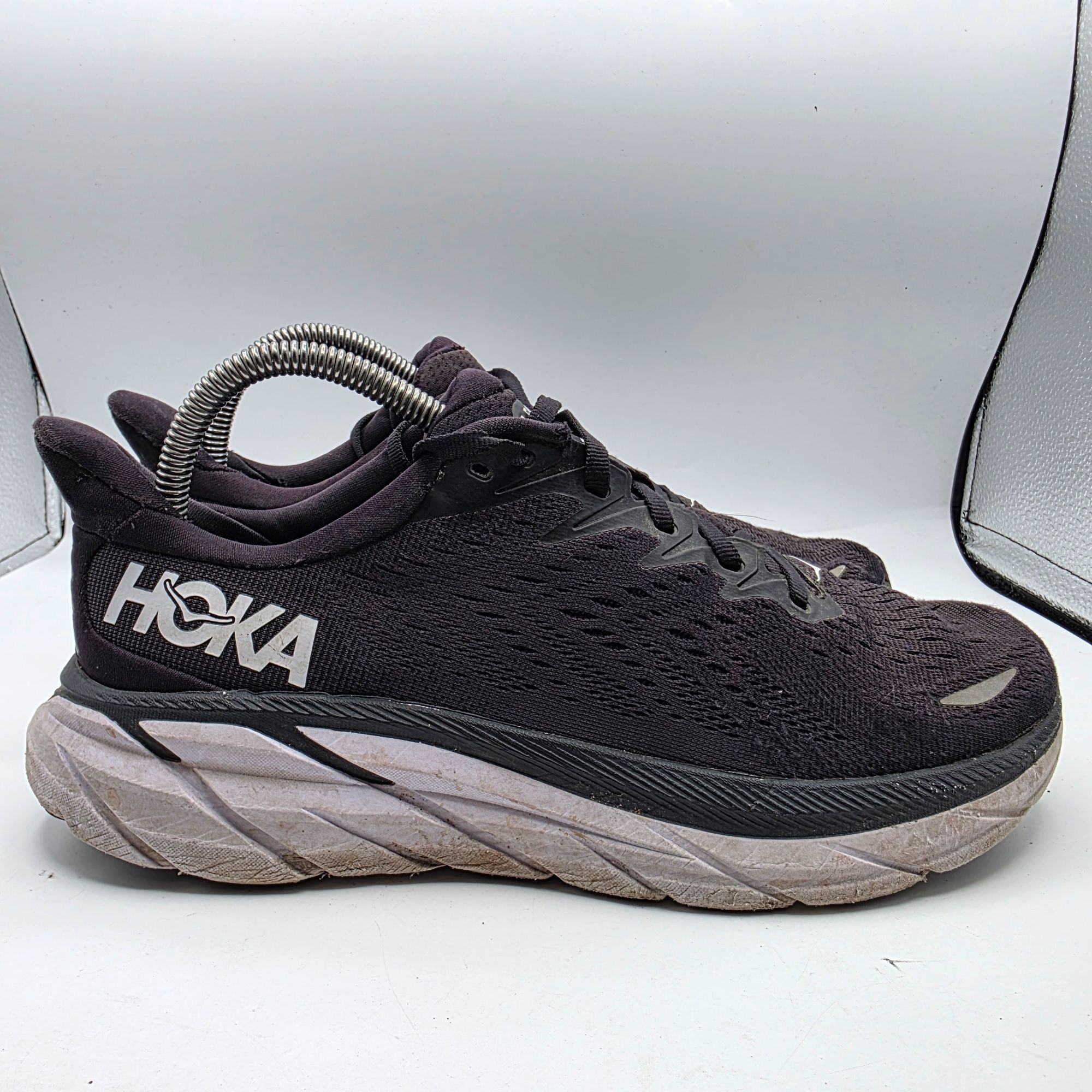 Hoka Hoka One One Clifton 8 Womens 9 B Black Athletic Shoes Runni Size US 9 / IT 39 - 12 Thumbnail