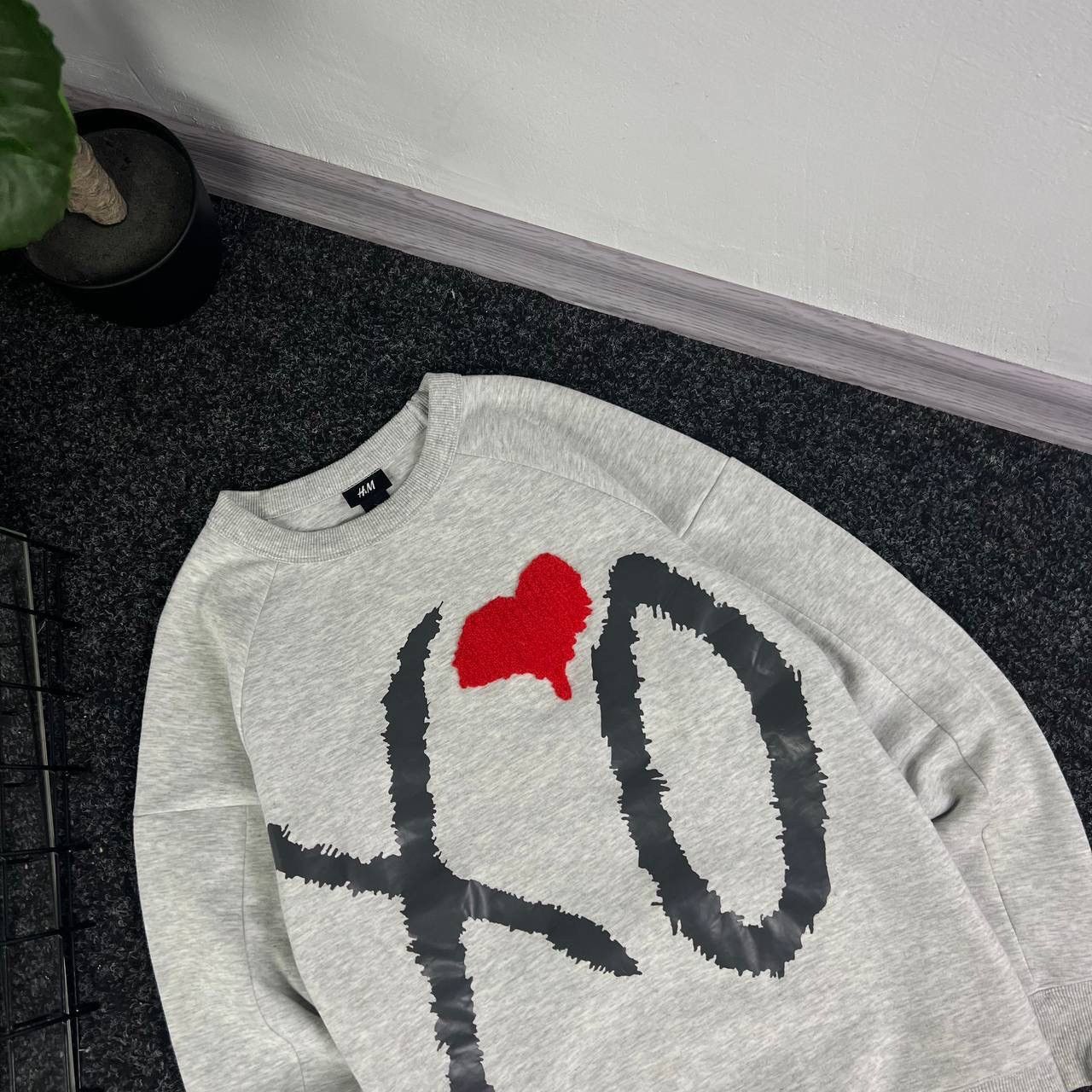 XO Sweatshirt XO collab H&M Crewneck Oversized Y2k Size US S / EU 44-46 / 1 - 2 Thumbnail