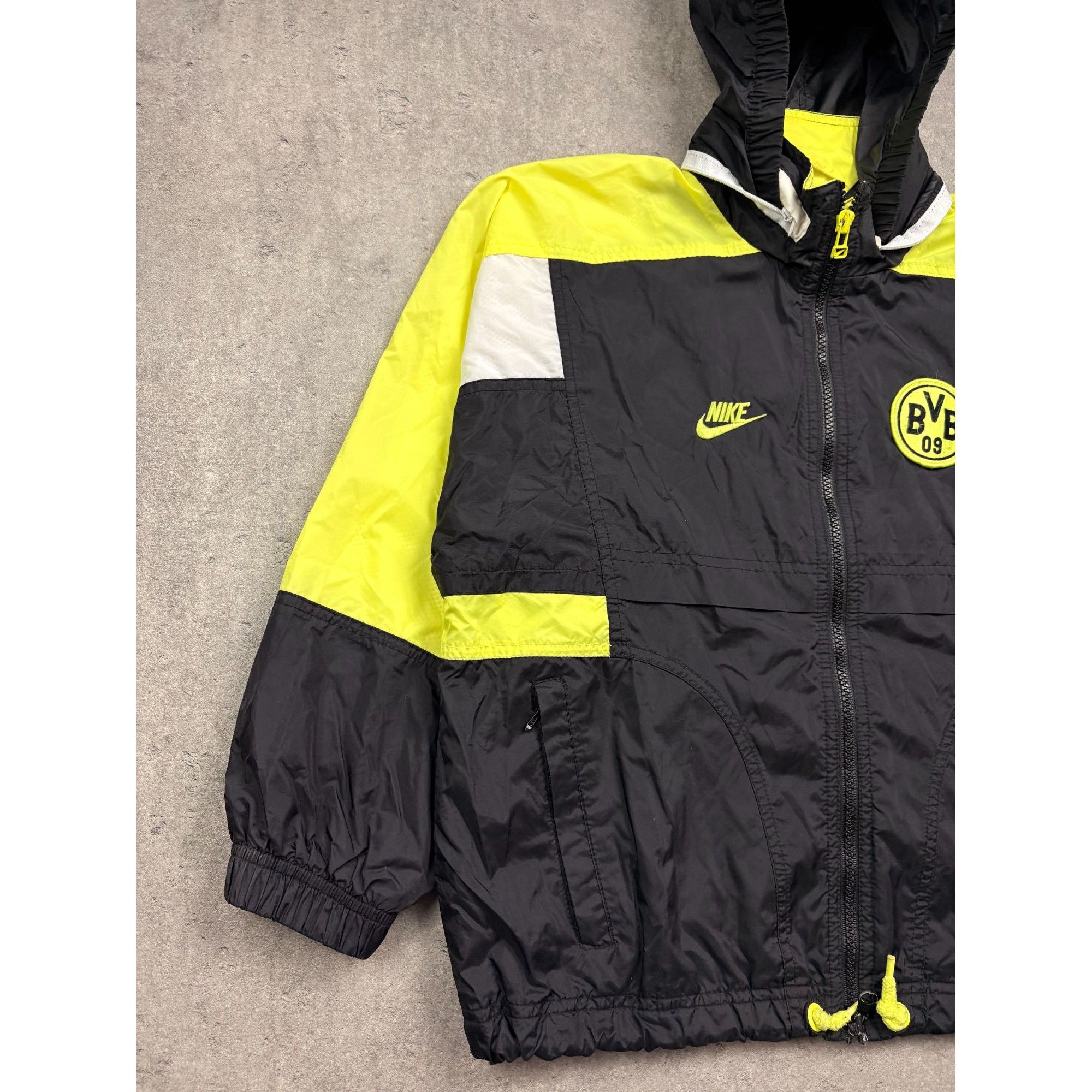 Nike Nike Borussia Dortmund BVB 09 Womens Vintage Windbreaker Jac Size XS / US 0-2 / IT 36-38 - 13 Thumbnail