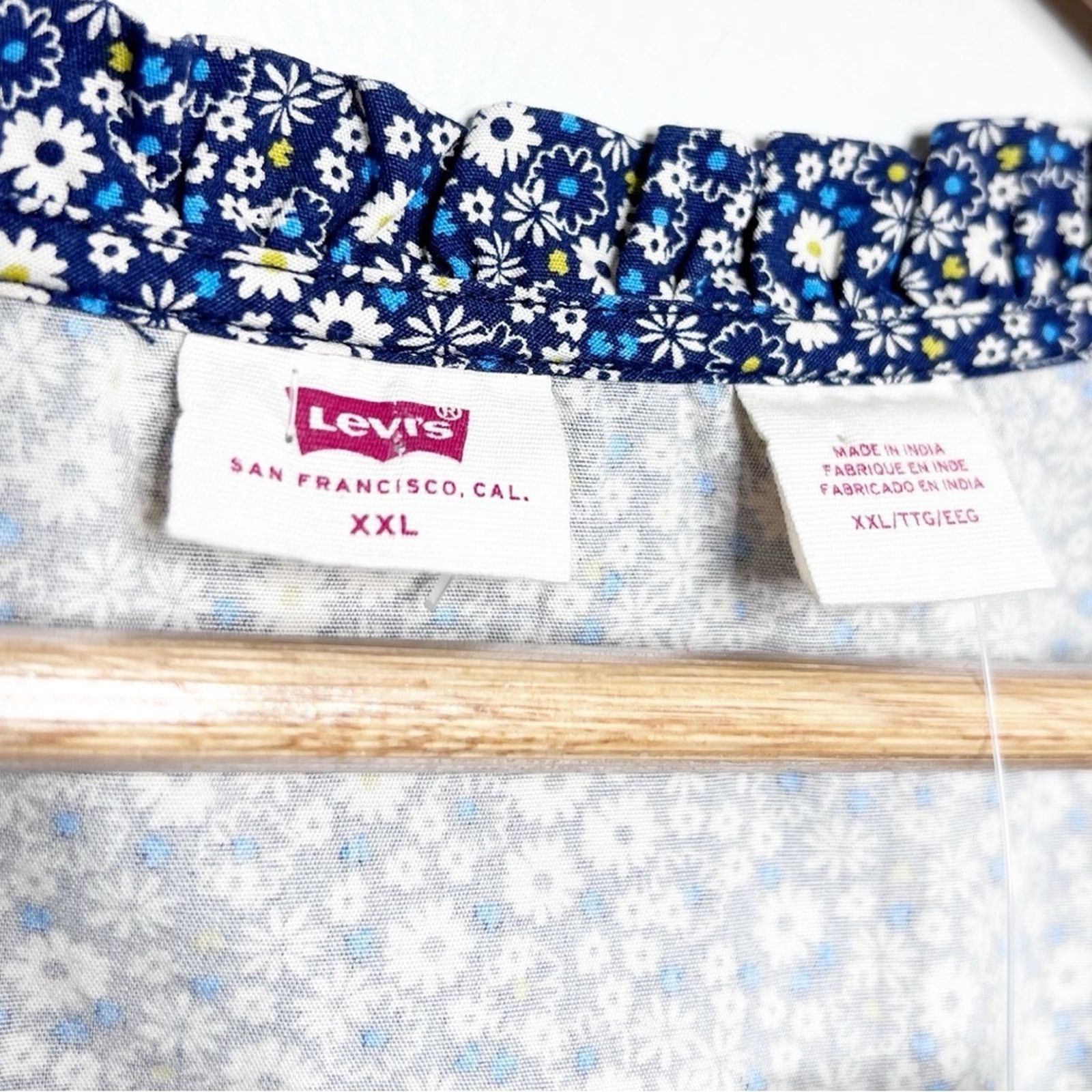Levi's New with Tags Levi's Women's Joella Floral Crop Blouse Size XXL / US 16-18 / IT 52-54 - 11 Thumbnail