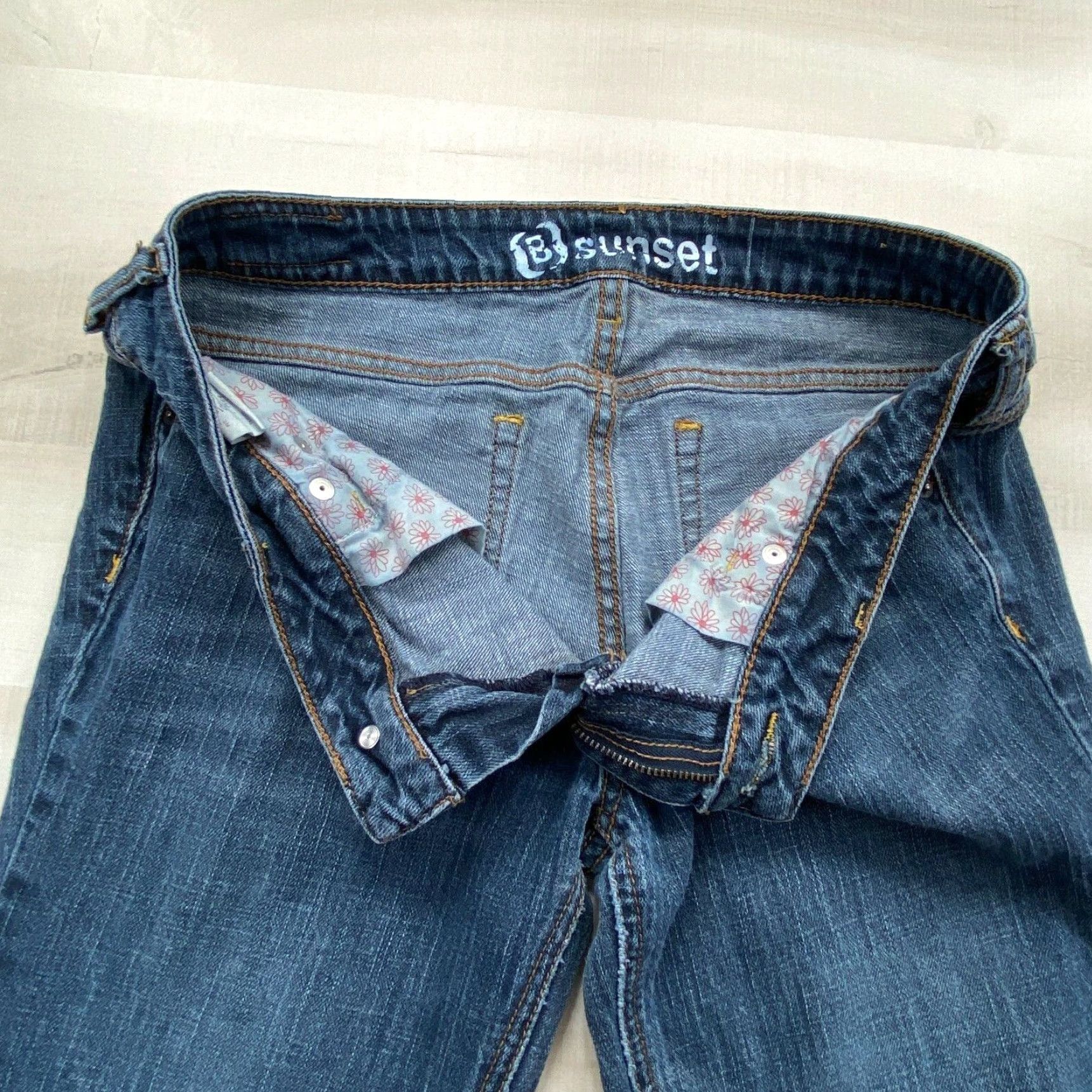 Vintage Bullhead Denim Womens Juniors Jeans Size 9 Medium Wash Sunset Straight Low Rise Size 30" / US 8 / IT 44 - 3 Thumbnail