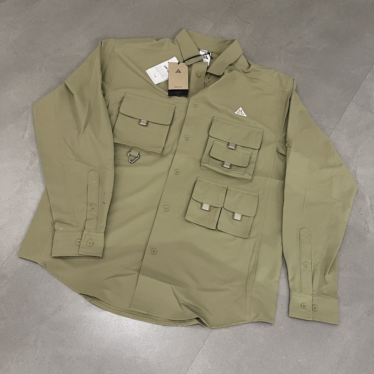 image of Nike Acg Devastation Trail Uv Shirt in Olive, Men's (Size XL)