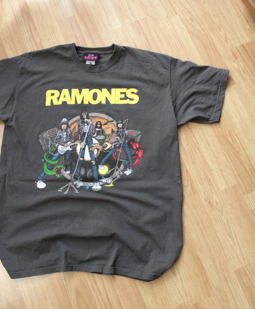Band Tees × Vintage 🔥 Vintage 90s RAMONES Punk Rock Band T-shirt 1999 Tour Size US XL / EU 56 / 4 - 2 Thumbnail