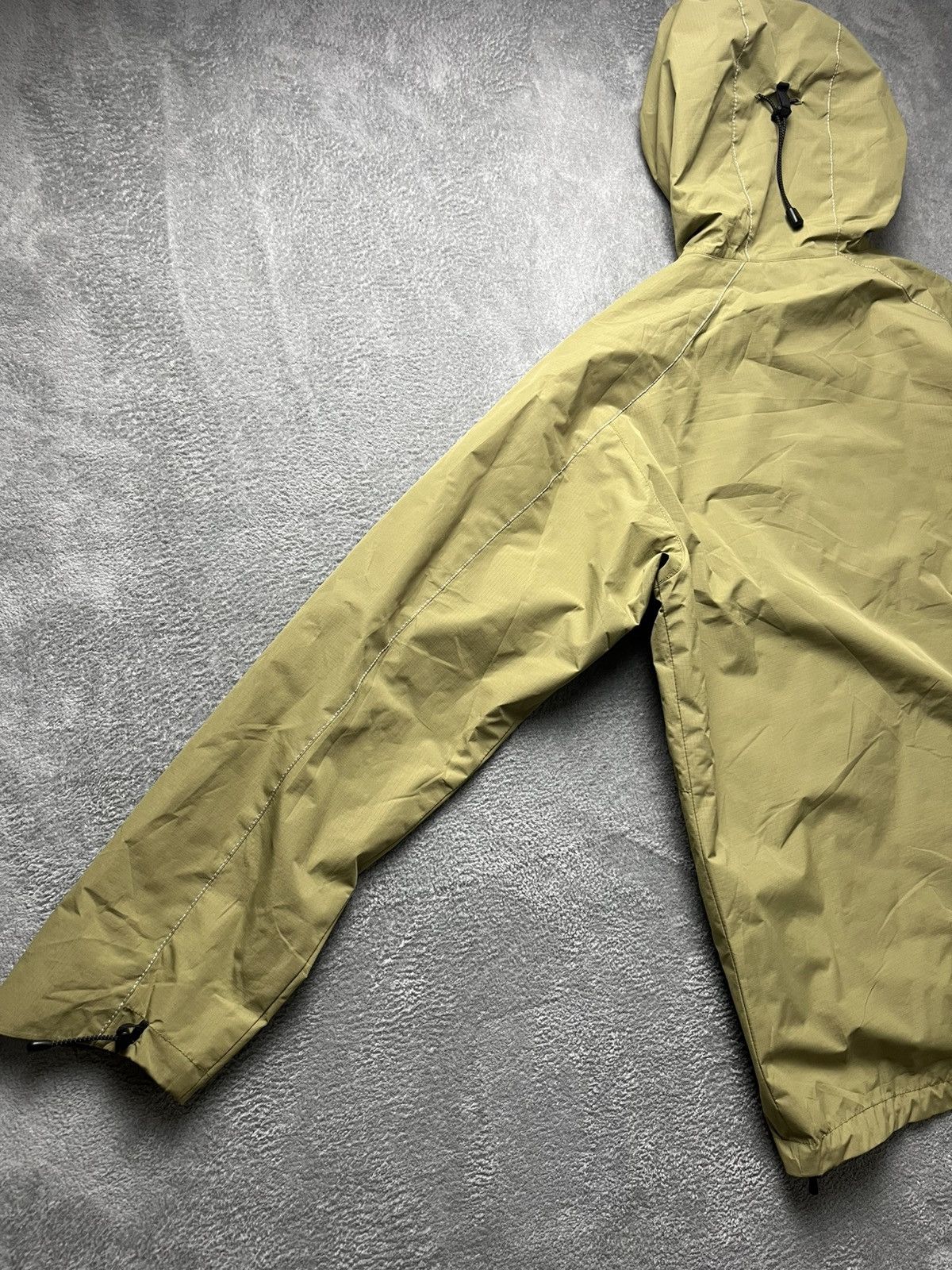 And Wander And Wander - AW/19 Event Dropping Pocket Rain Jacket Size US L / EU 52-54 / 3 - 8 Thumbnail