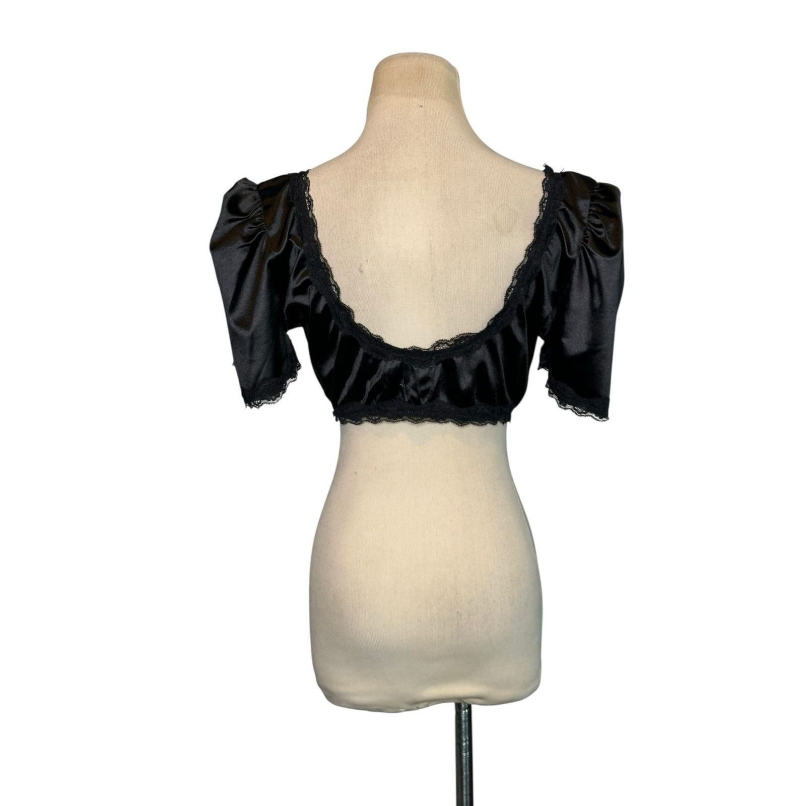 PRINCESS POLLY Princess Polly black short sleeves crop blouse size 12 Size XL / US 12-14 / IT 48-50 - 2 Thumbnail