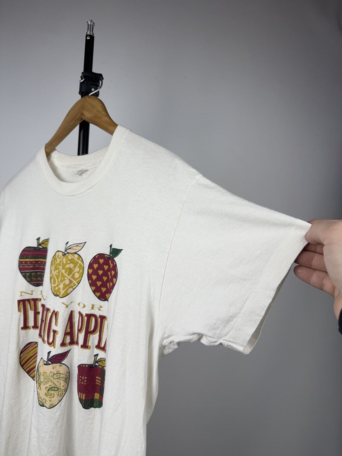 Vintage Vintage 1995 New York Big Apple Graphic Tourist T Shirt Size US L / EU 52-54 / 3 - 11 Thumbnail
