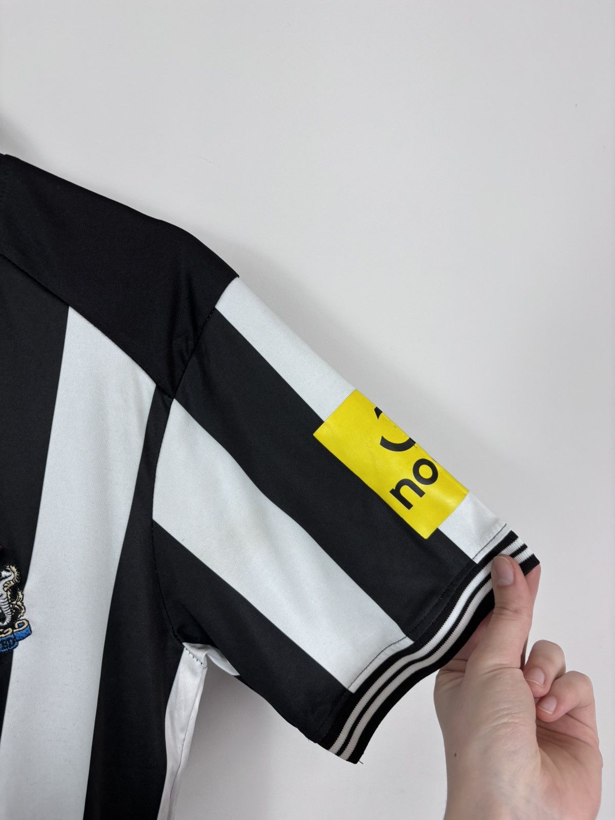 Castore Newcastle United 2023/2024 Home Isak #14 Soccer Jersey Size US M / EU 48-50 / 2 - 11 Thumbnail