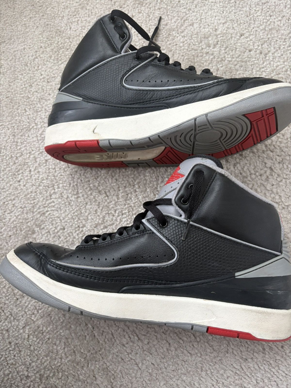 Jordan Brand Jordan 2 black cement 10.5 Size US 10.5 / EU 43-44 - 2 Thumbnail