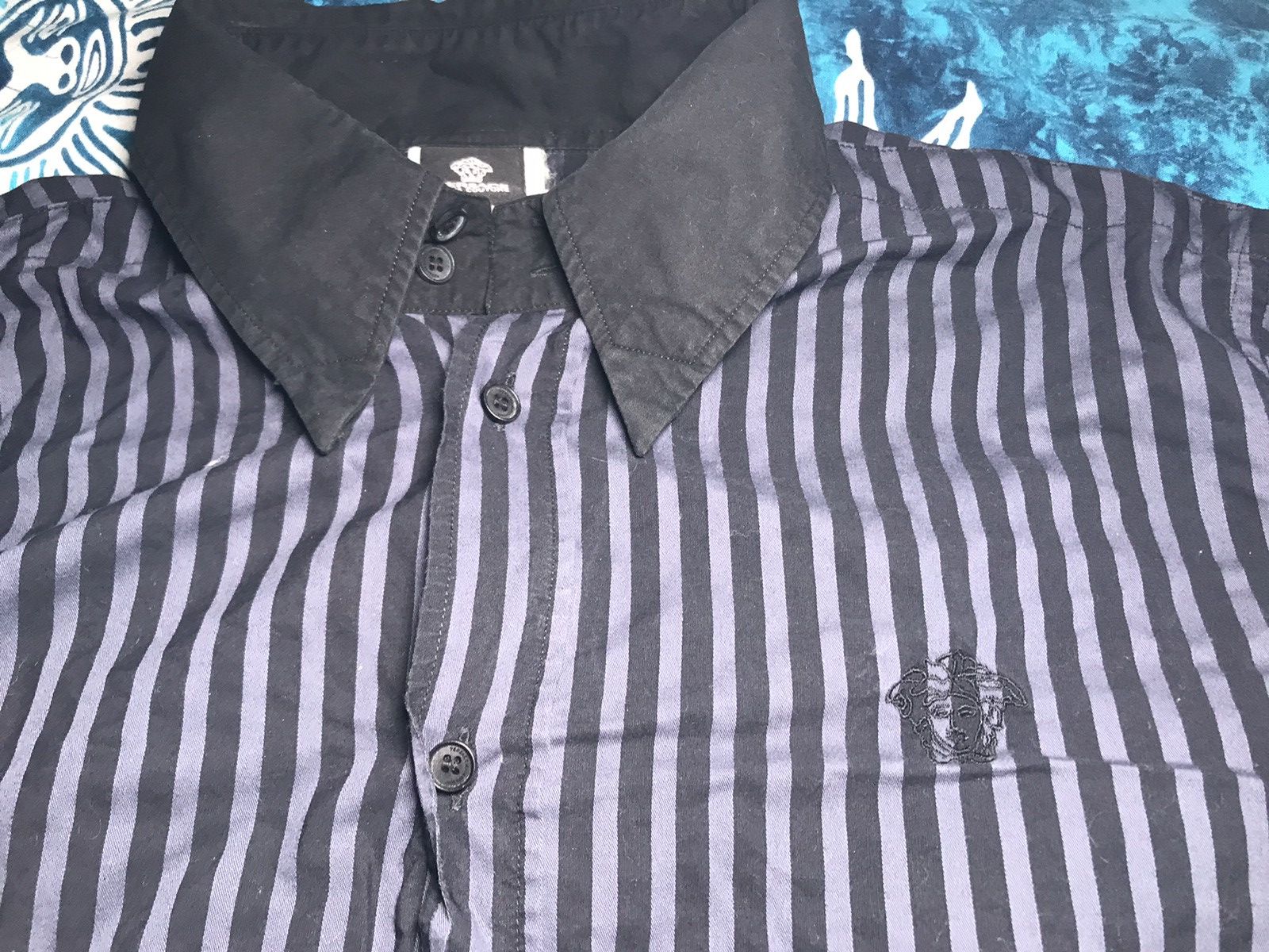 Versace Vintage Versace Stripe Button Up Medusa Shirt Cufflinks Size US M / EU 48-50 / 2 - 13 Thumbnail