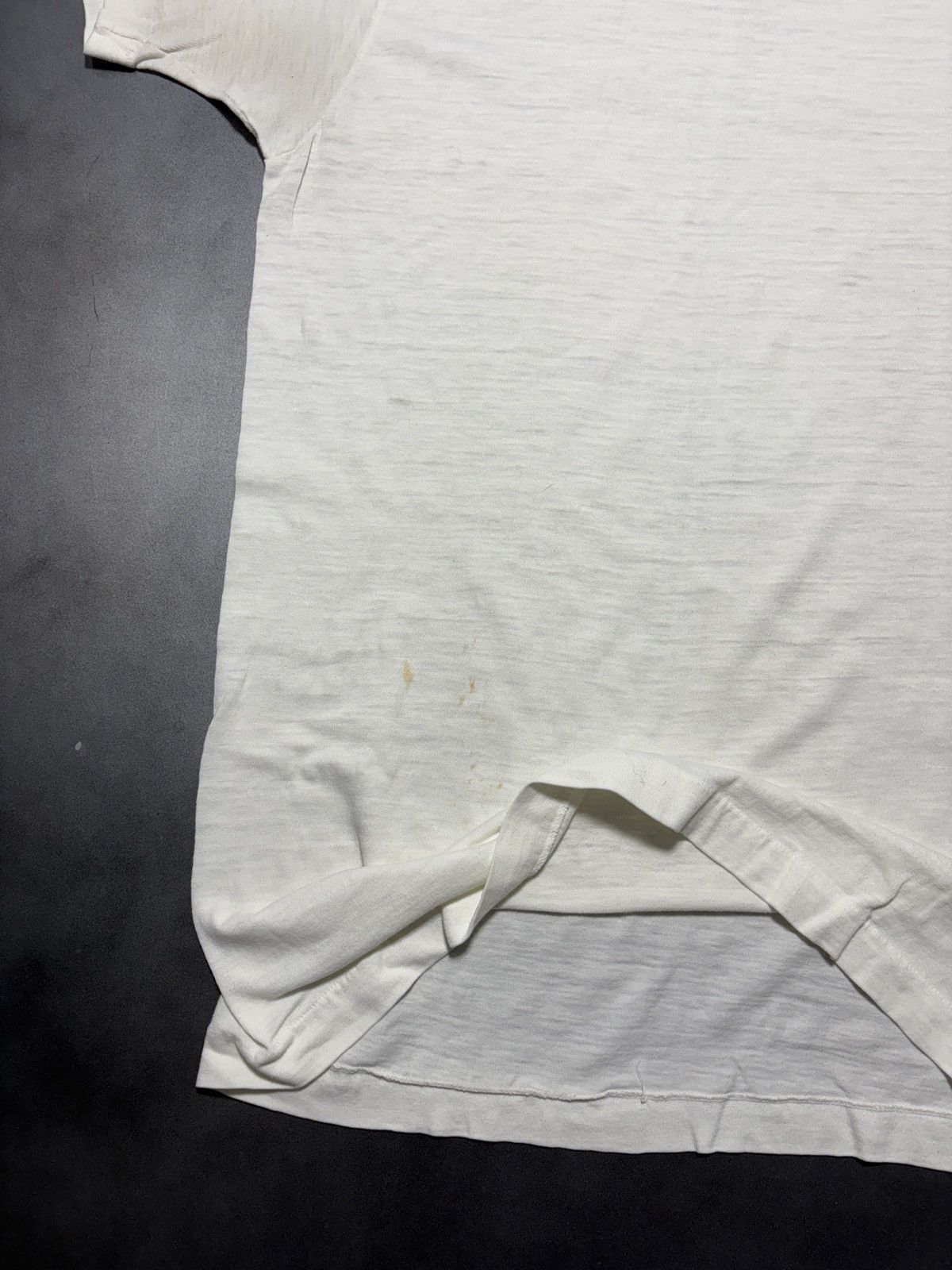 Vintage 1980s Vintage Blank Tee White Sheer Faded Worn Thrashed Dist Size US S / EU 44-46 / 1 - 4 Thumbnail