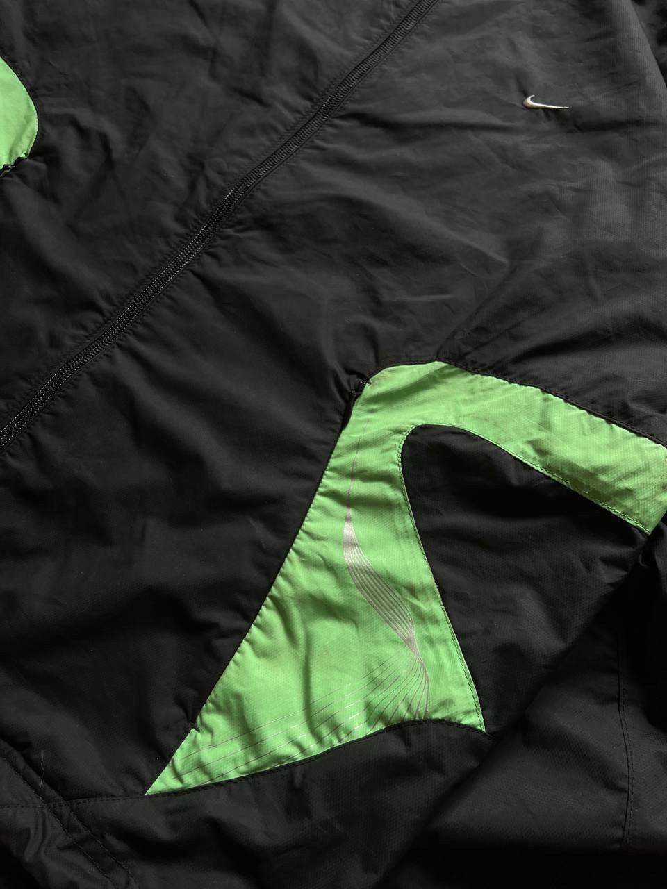 Nike Vintage Nike Swoosh Nylon Olympic Jacket Y2K L Size US L / EU 52-54 / 3 - 7 Thumbnail