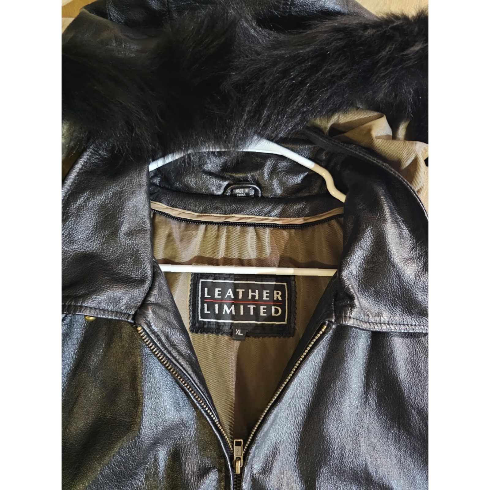 Vintage VINTAGE Leather Limited Black Leather Full Zip Coat w/ Fox Fur Collar Womens XL Coat Size XL / US 12-14 / IT 48-50 - 3 Thumbnail