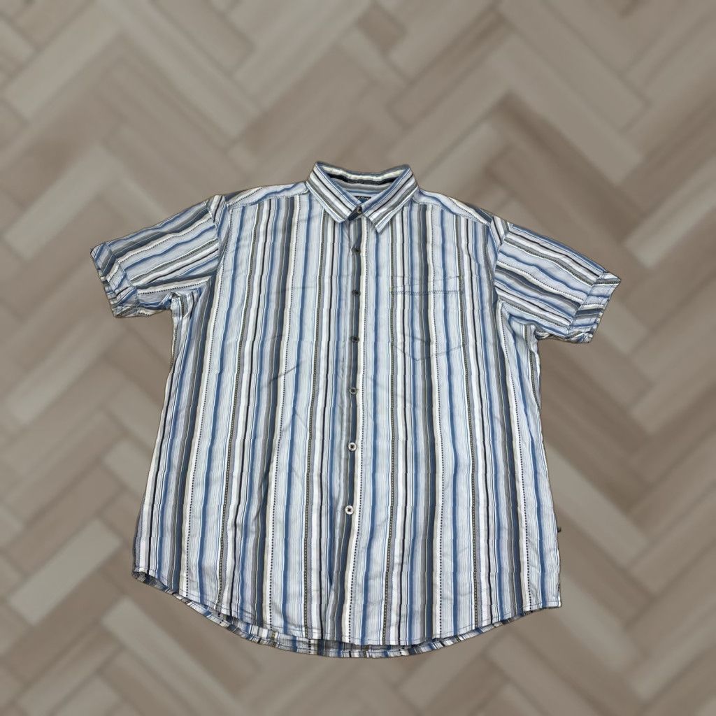 KUHL Shirt Men M Button Up Short Sleeve Striped White Cotton Lyocell Tencel #9457