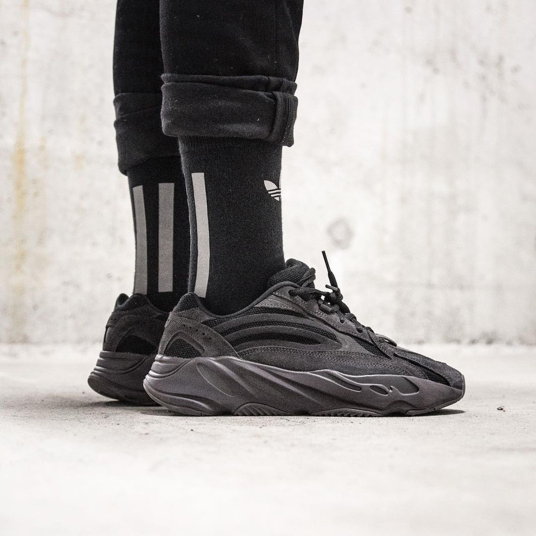 Adidas × Kanye West Adidas Yeezy Boost 700 V2 Vanta Black Mens Shoes US9 FU6684 Size US 9 / EU 42 - 6 Thumbnail