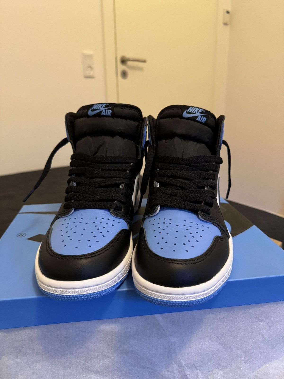 Jordan Brand × Nike Jordan 1 retro UNC toe Size US 8.5 / EU 41-42 - 1 Thumbnail