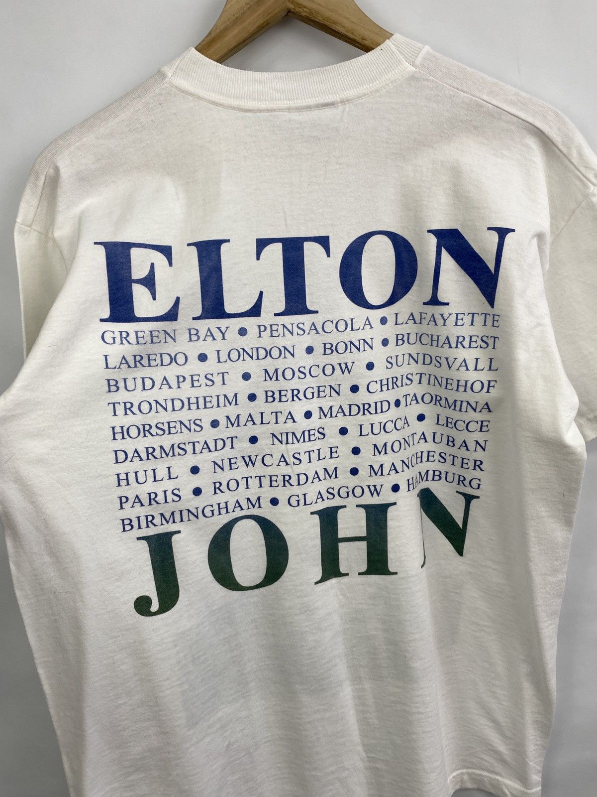 Band Tees × Vintage Vintage 90s Elton John World Tour tee rare retro hype Y2K Size US L / EU 52-54 / 3 - 8 Thumbnail
