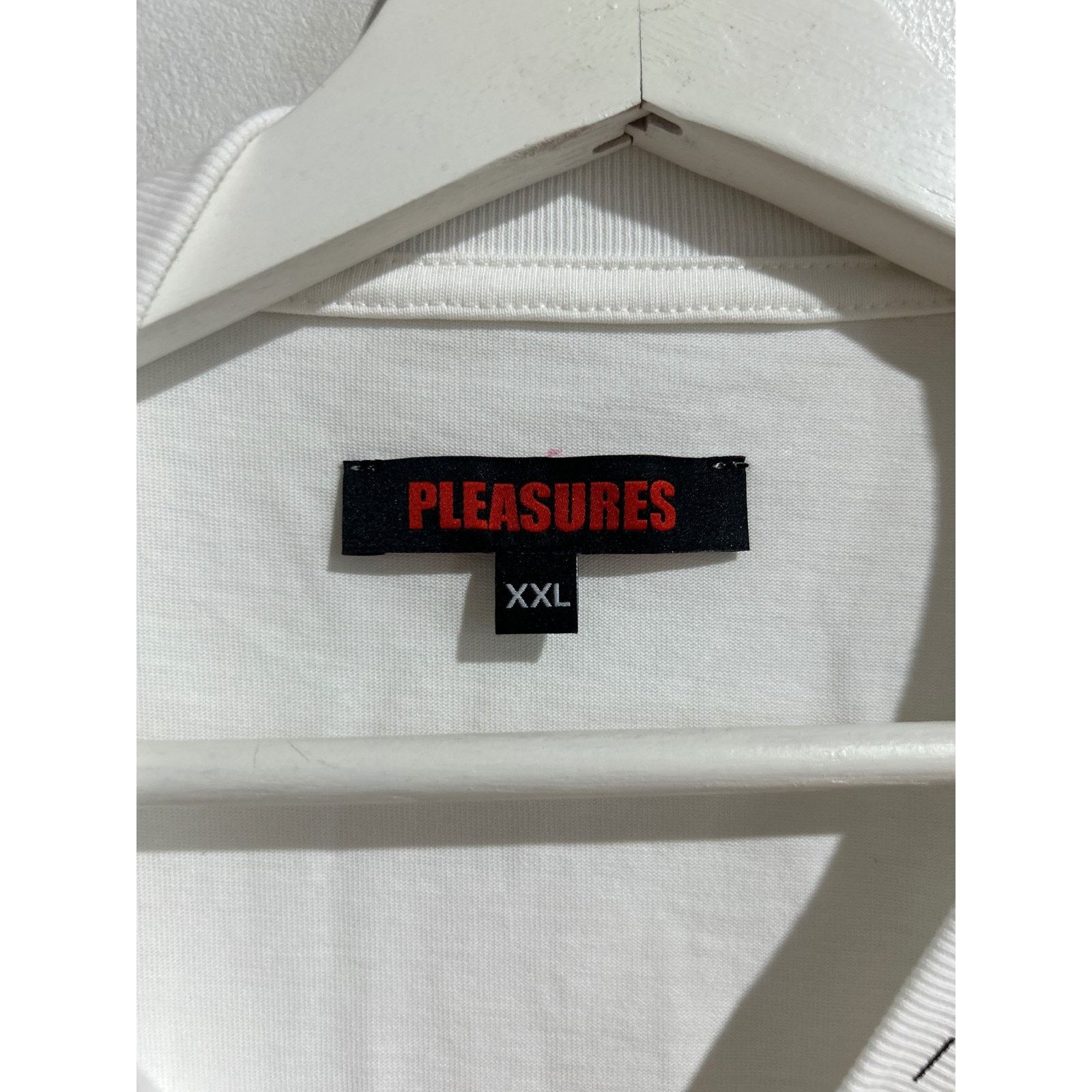 Pleasures PLEASURES WHITE CUT HERE TEE SIZE XXL PREOWNED Size US XXL / EU 58 / 5 - 2 Thumbnail