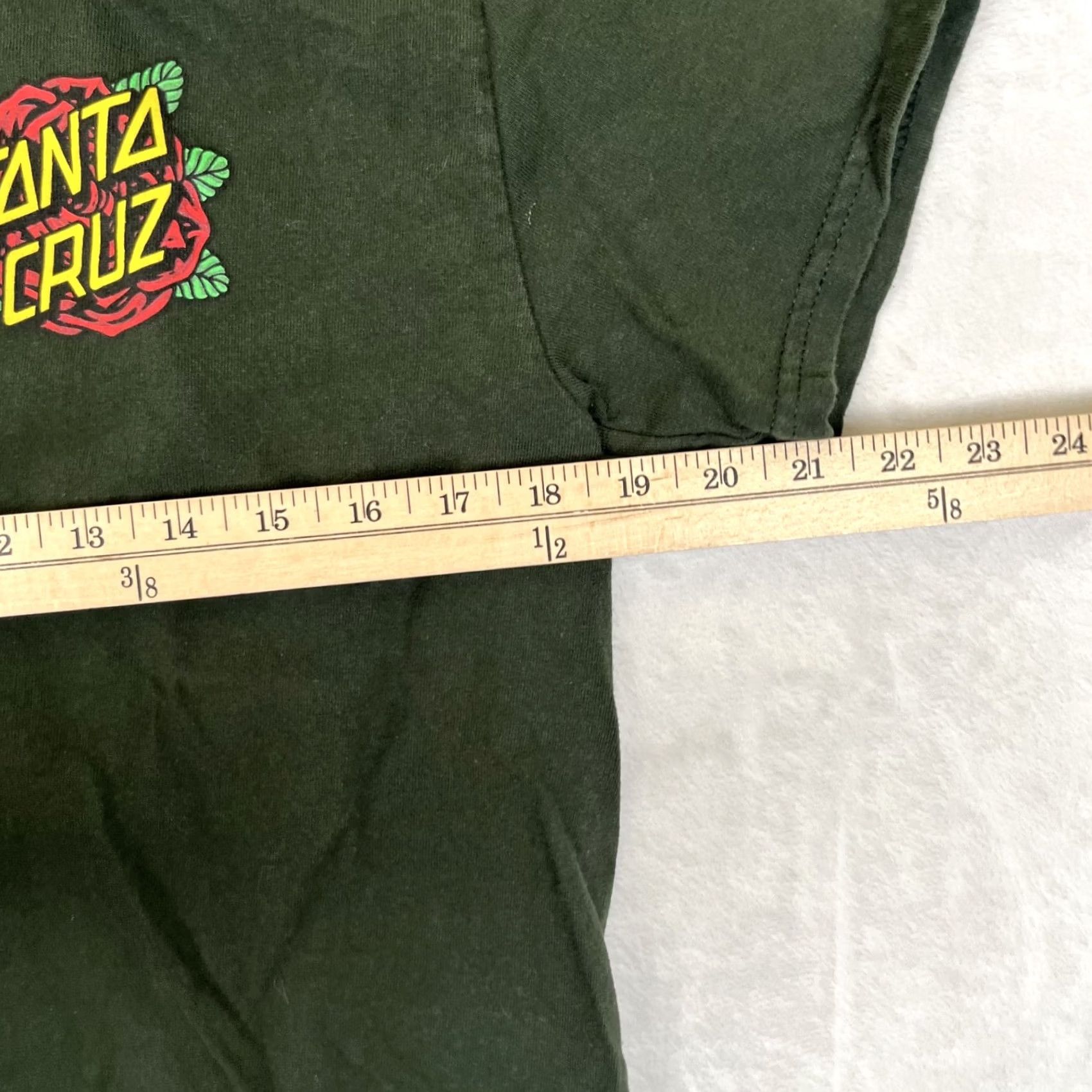 Vintage Vintage Santa Cruz Skateboard Tee Size Medium Green Roses Logo Y2K Size US M / EU 48-50 / 2 - 7 Thumbnail