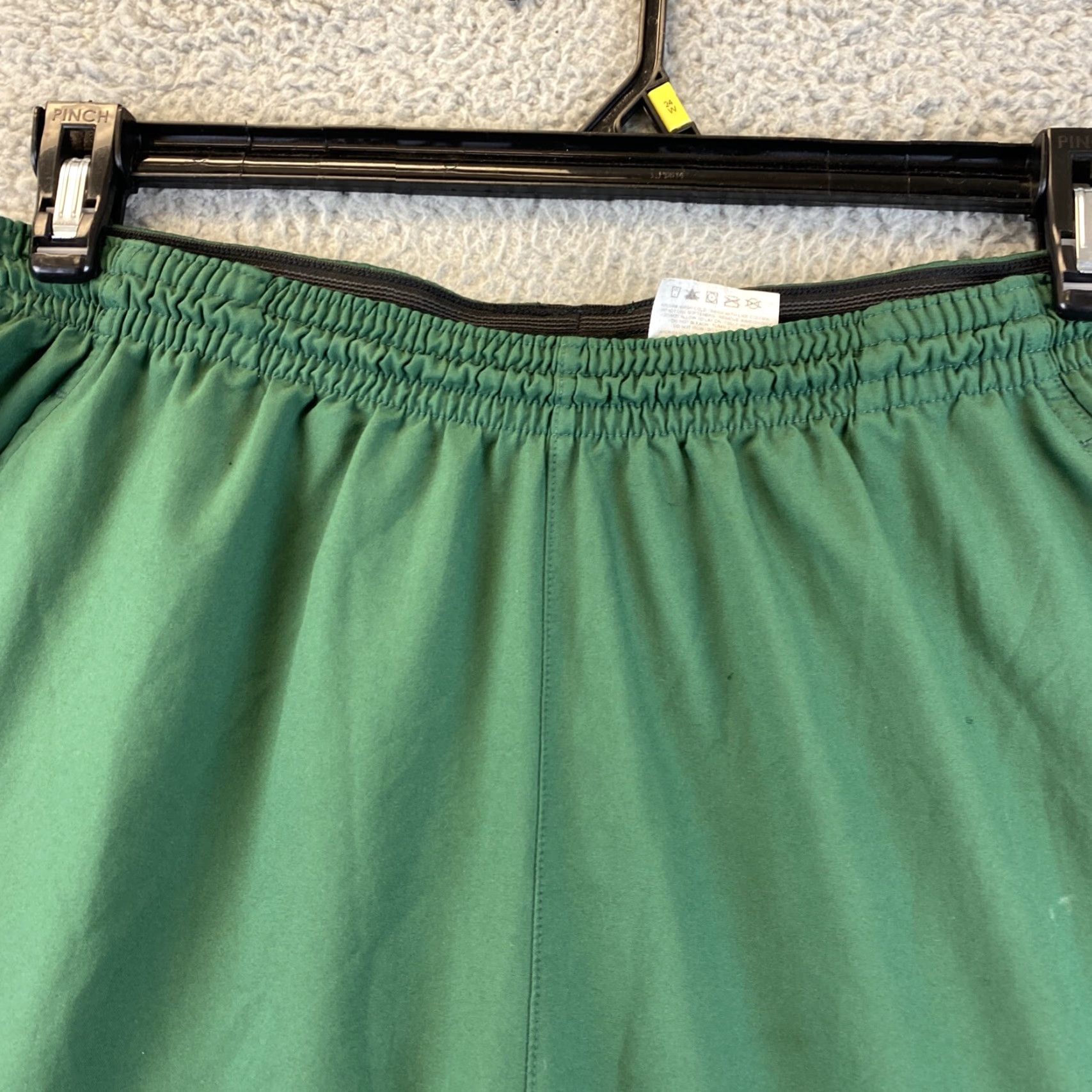 Nike Nike Shorts Mens Extra Large Green Dri Fit Drawstring Sports 44-51 Size US 36 / EU 52 - 3 Thumbnail