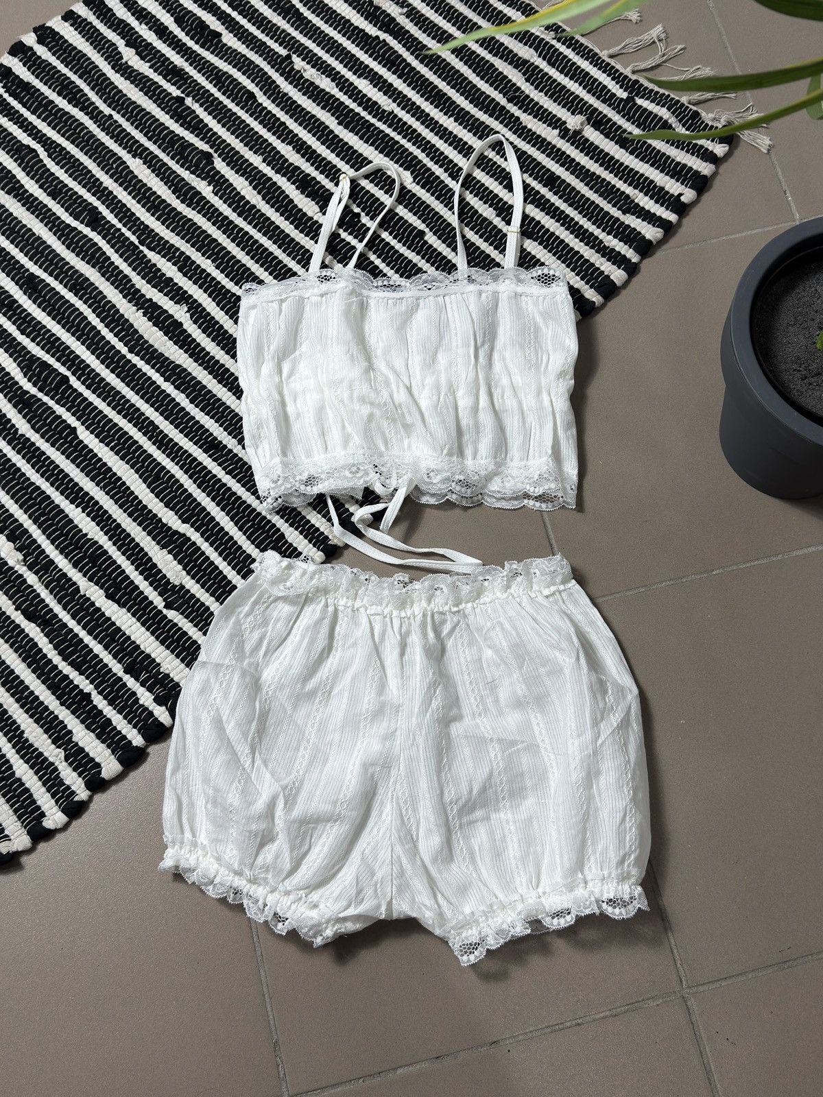 Other VINTAGE WHITE LACE SLEEPWEAR SET Size ONE SIZE - 7 Thumbnail