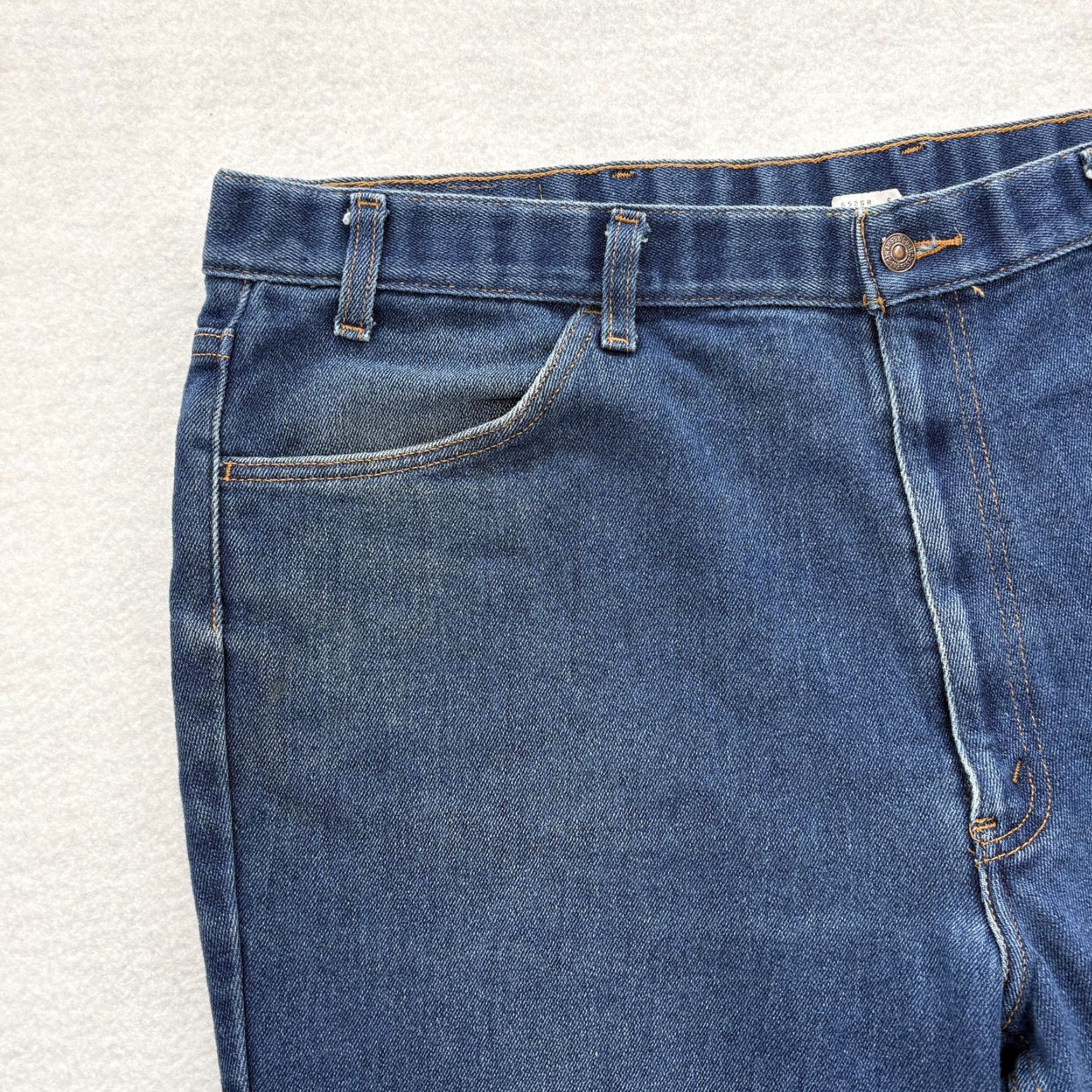 Levi's VINTAGE Levi's Jeans Mens 44x30 Blue Denim Straight Leg Medium Wash 90s Gold Tab Jacket? Size US 44 / EU 60 - 3 Thumbnail