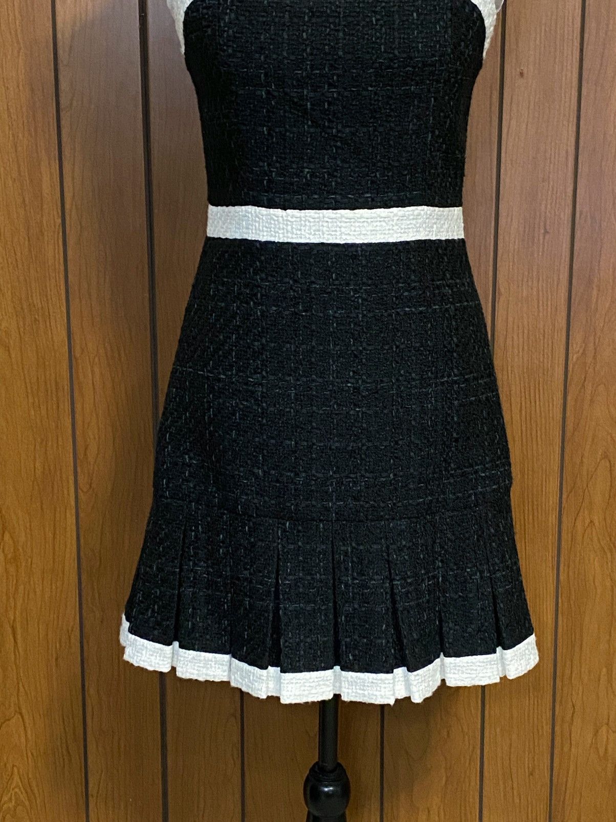 Alice + Olivia Alice and Olivia Mini Square Neck Dress size 4 Size S / US 4 / IT 40 - 9 Thumbnail
