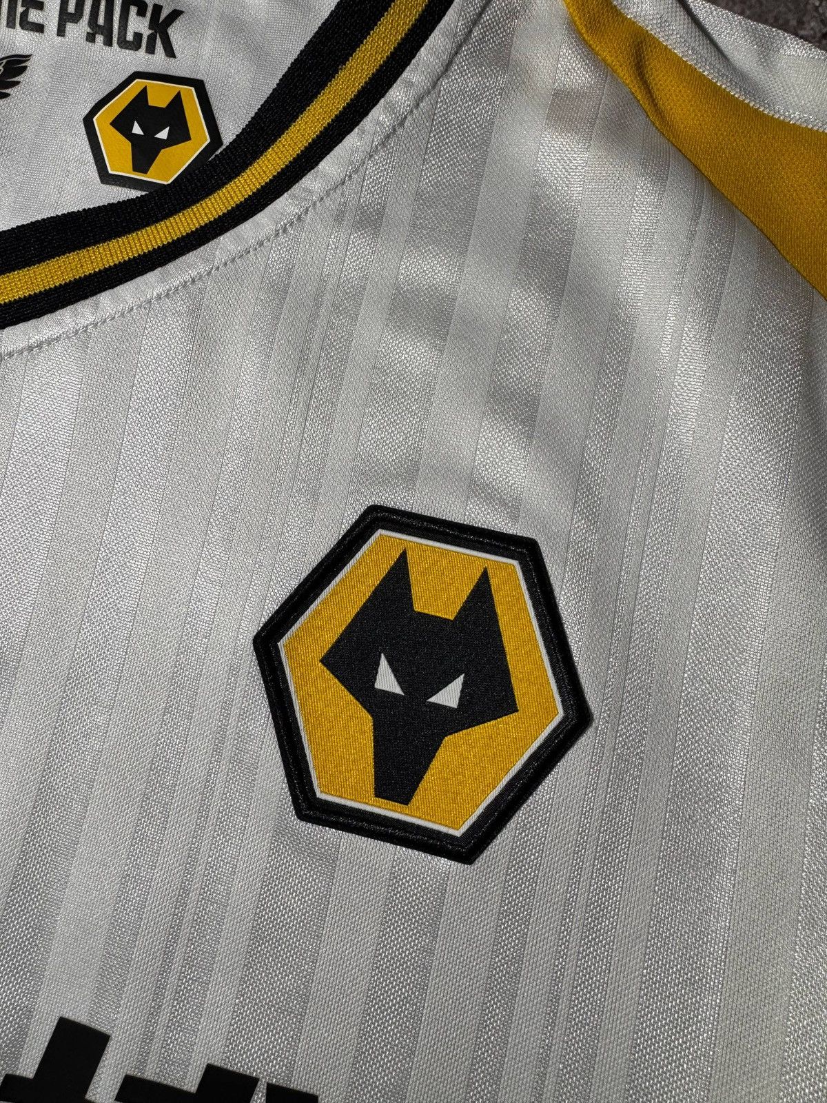 Castore Wolverhampton Wanderers Football Away T-shirt 2021/22 Jersey Size US M / EU 48-50 / 2 - 4 Thumbnail